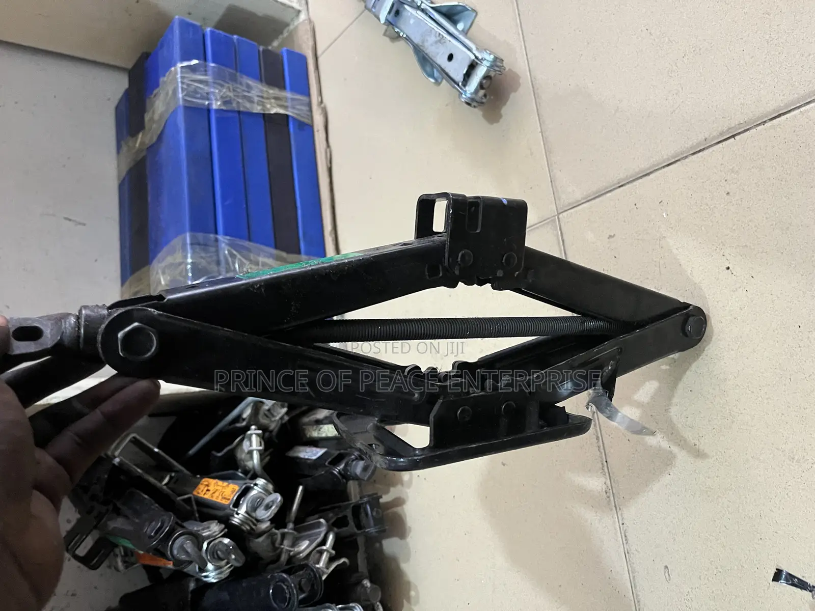 Samsung and Renault Universal Floor Jack Manual
