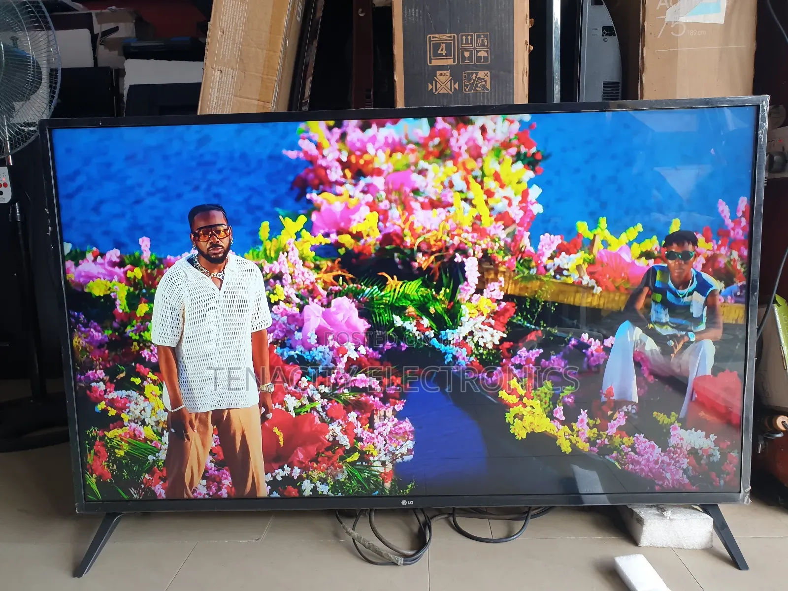 2022/50"Lg Uhd HDR Smart Satellite Tv