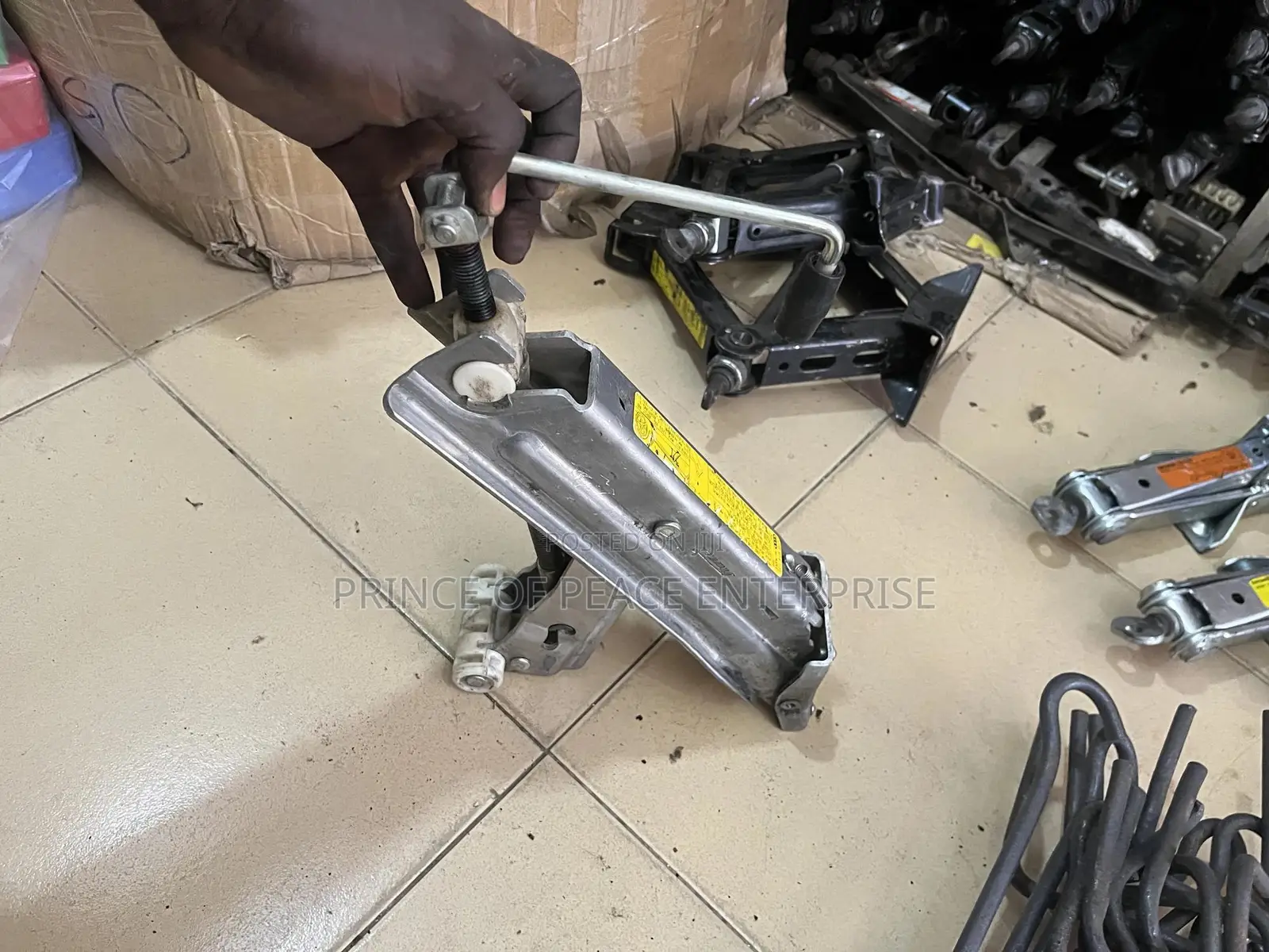 Audi Vehicles Floor Jack