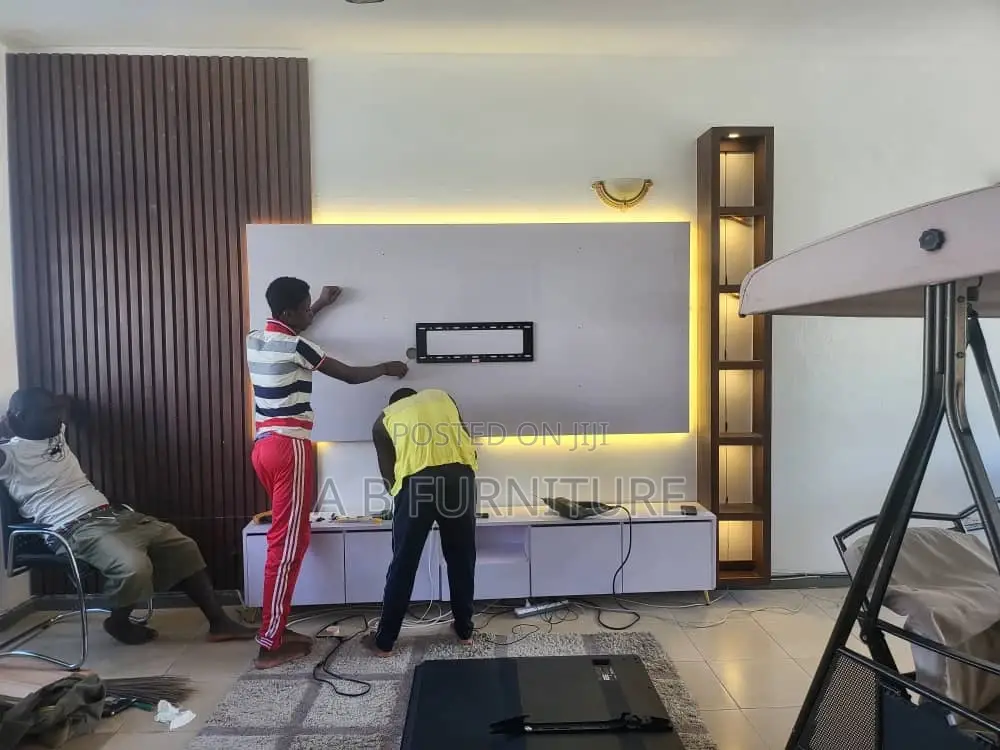 Tv Wall Mount With a Decor