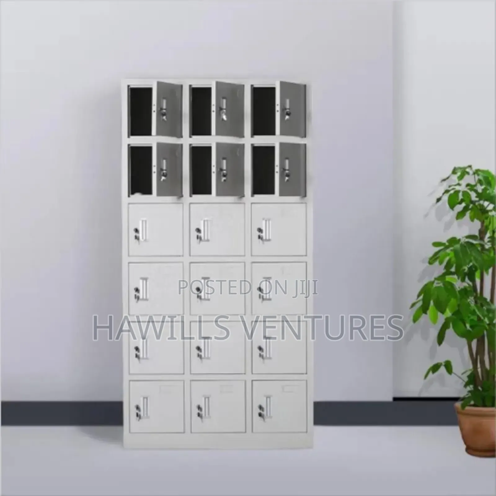 18 Doors Metal Cabinet