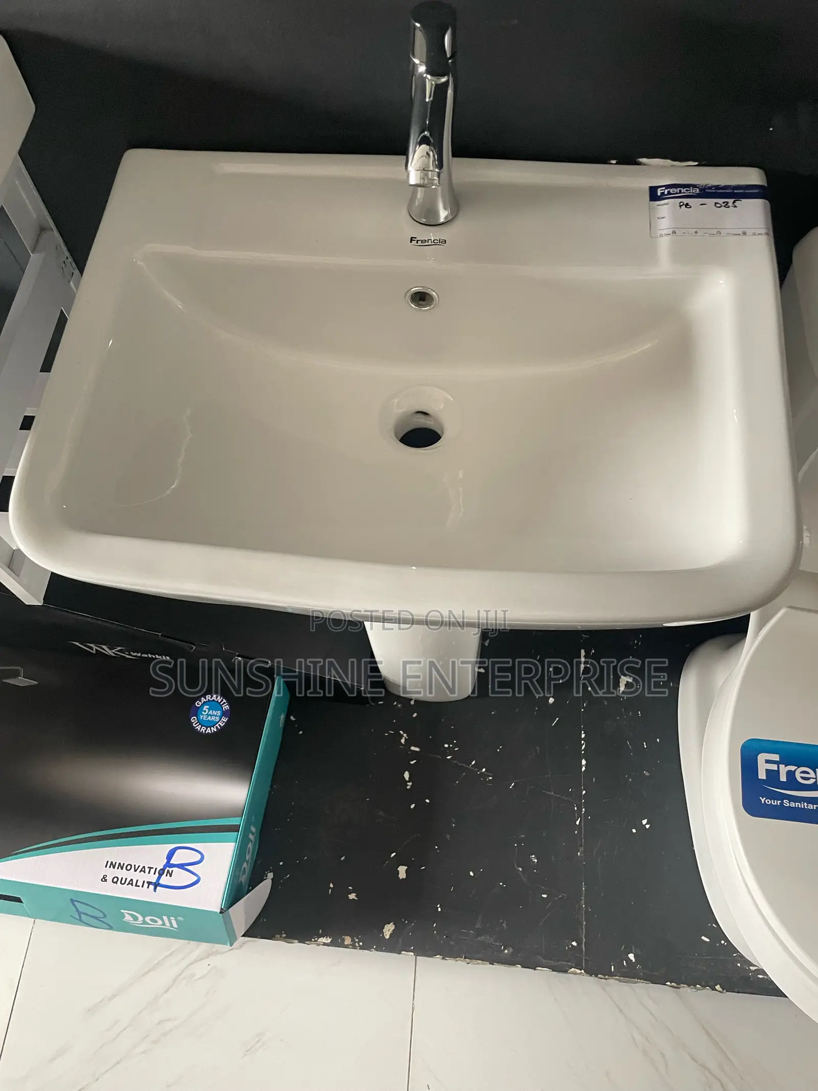 Frencia Square Wash Hand Basin And With Stand
