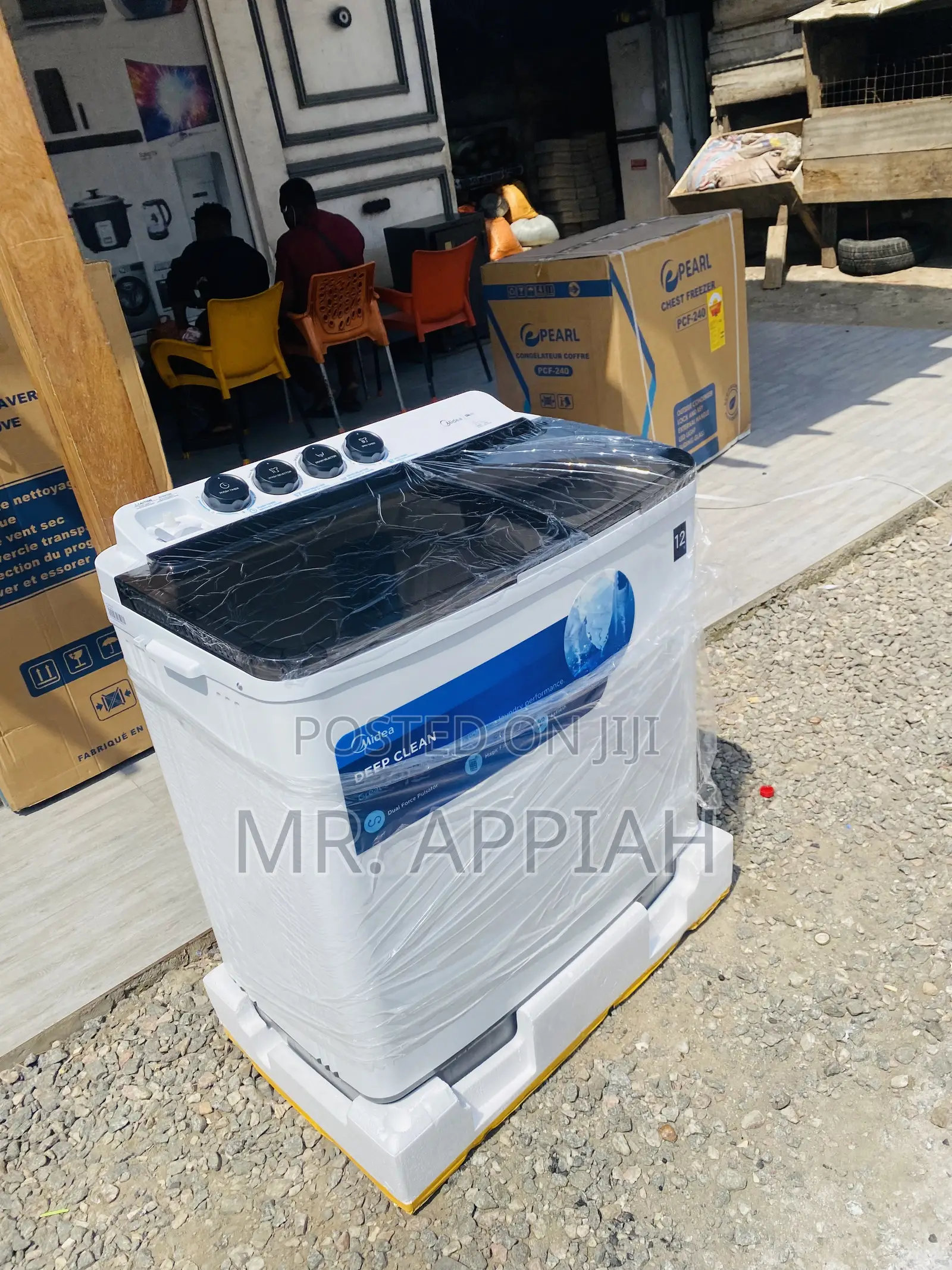 Durable Midea 12kg Semi-Automatic Washing Machine.