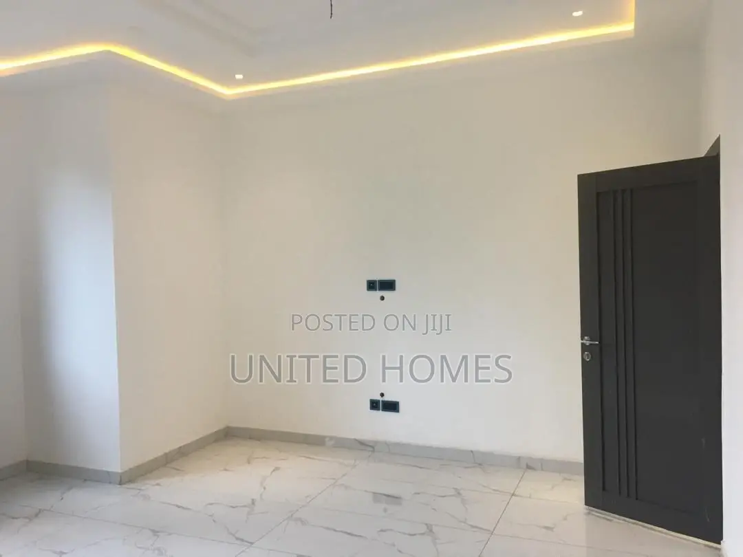 4bdrm House in Achimota for sale