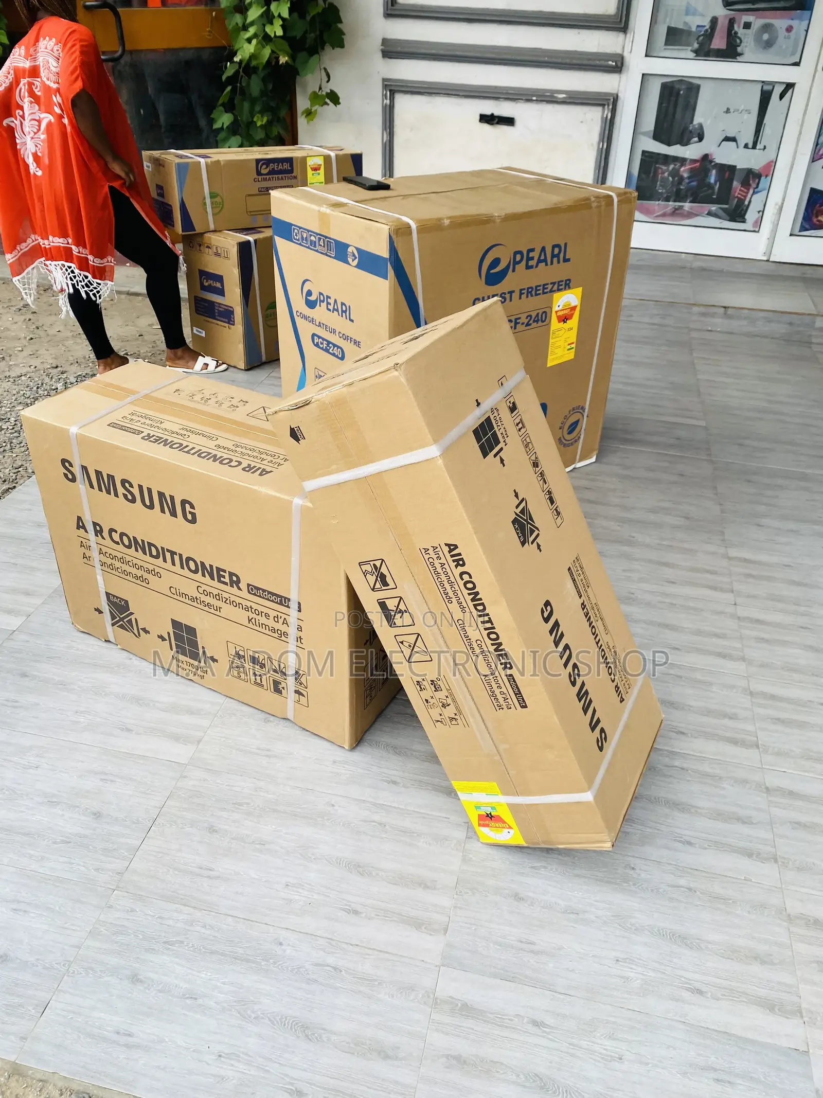 Affordable Samsung 1.5hp Split Type R410 Air Conditioner.