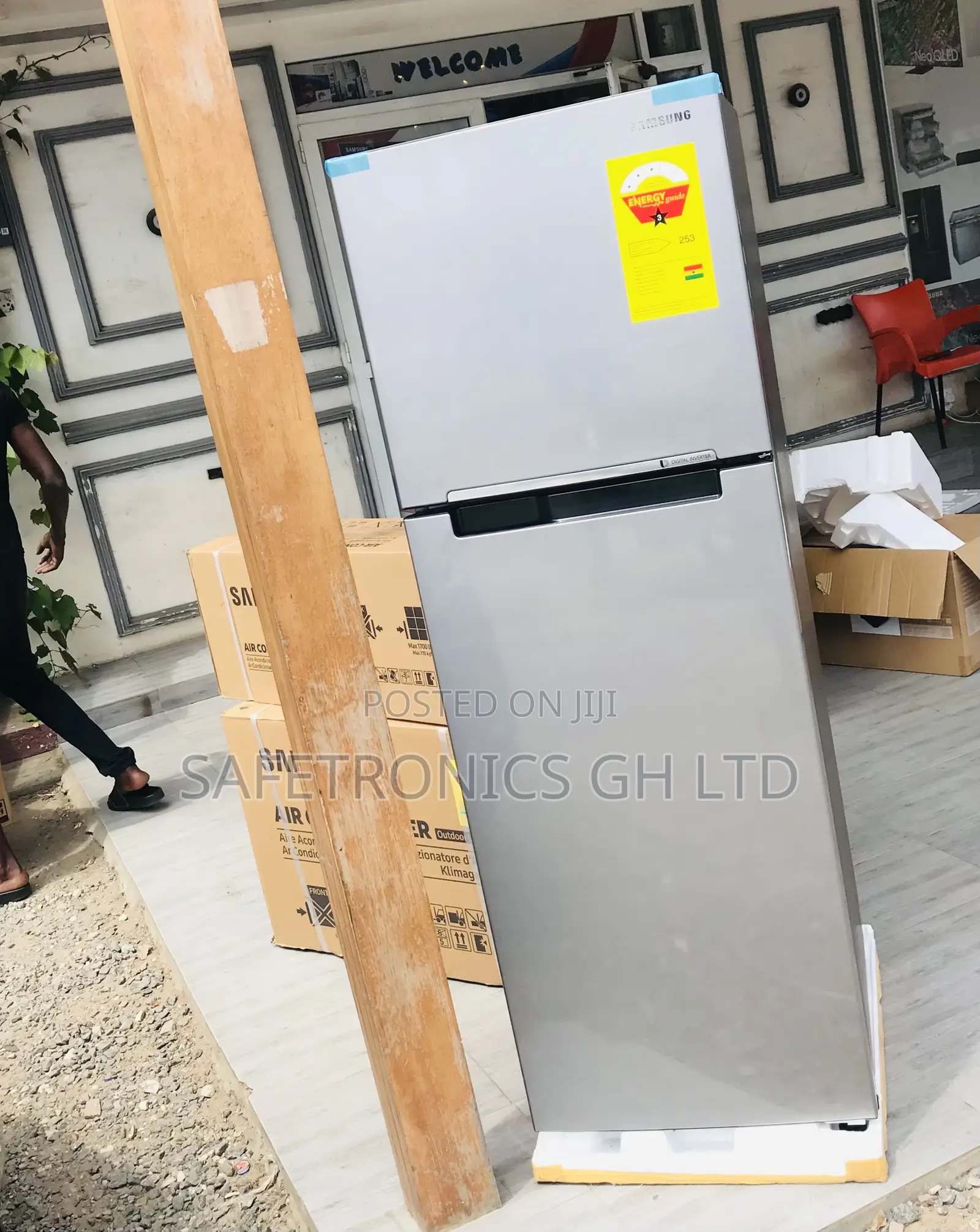 Fabulous  RT-31 Samsung Doubledoor Topfreezer Fridge