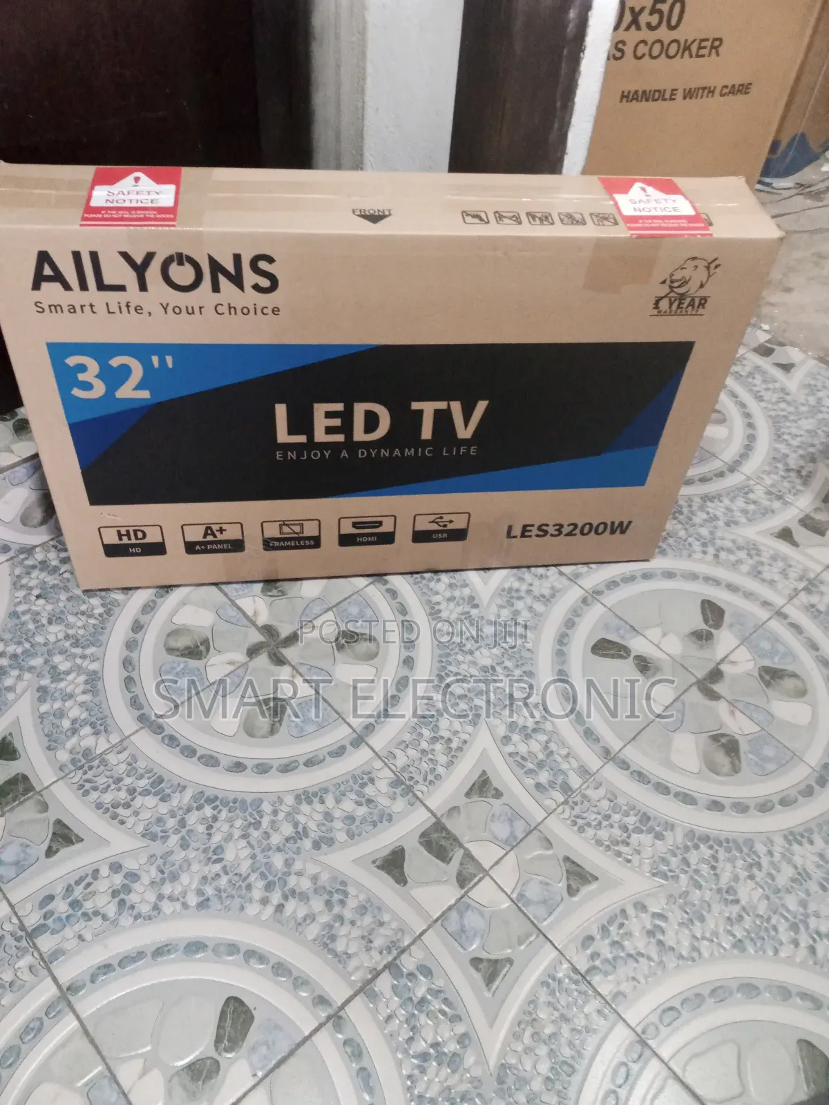 Ailyons Digital Satellite Television 32inches Television LED