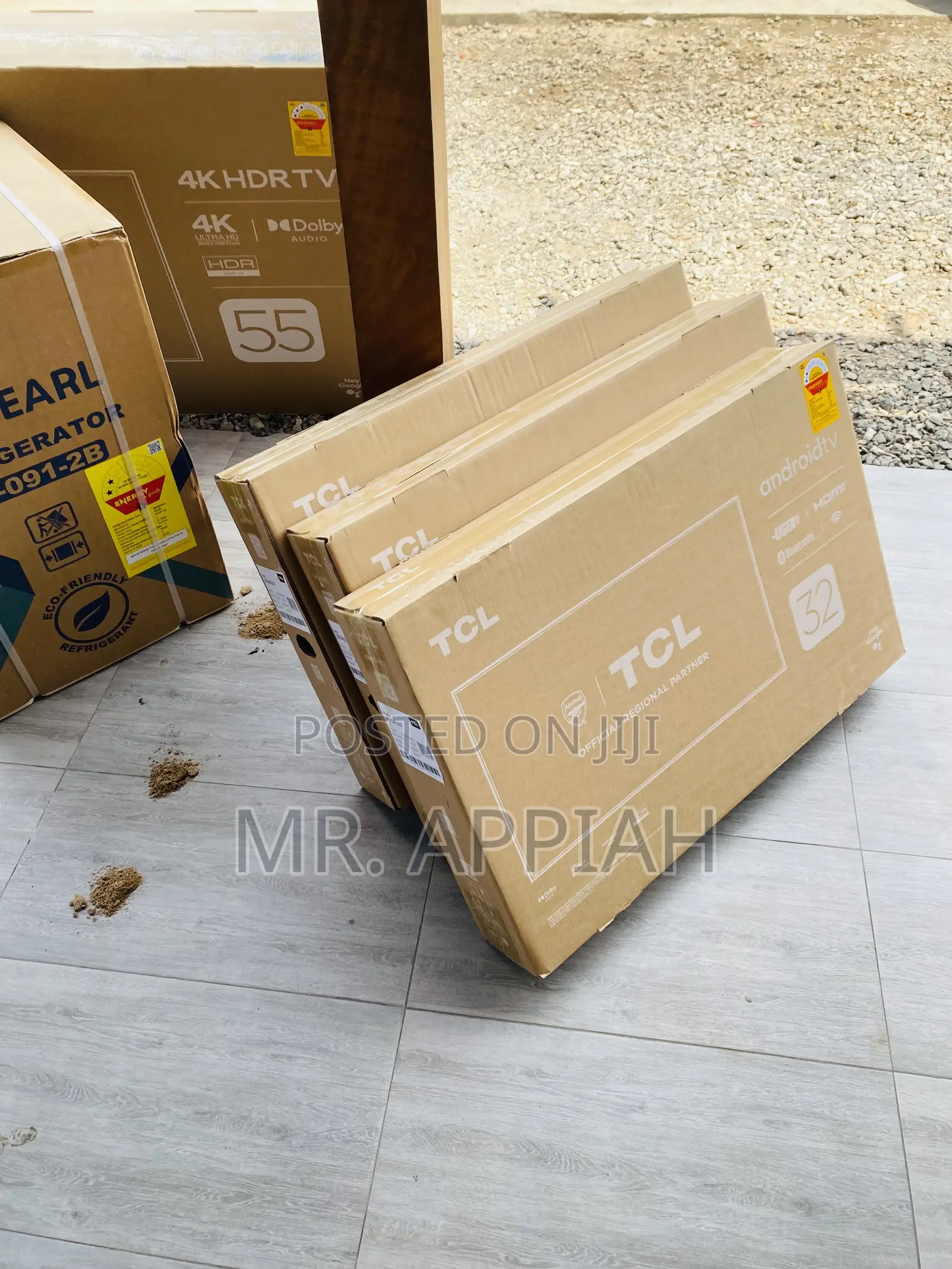 Unique TCL 32d3200 32 Inch Full HD Satellite Television.