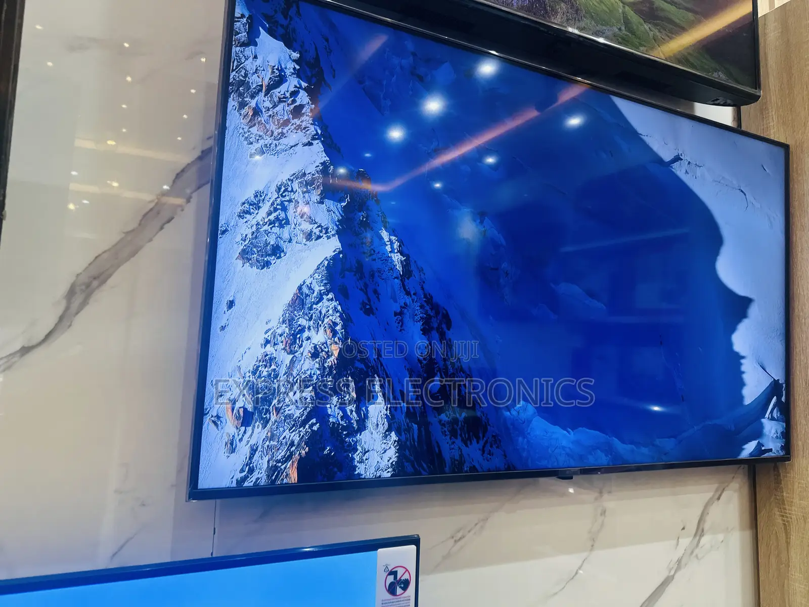 Ultra Uhd Smart Gloss 86”Ur80 Led Screen
