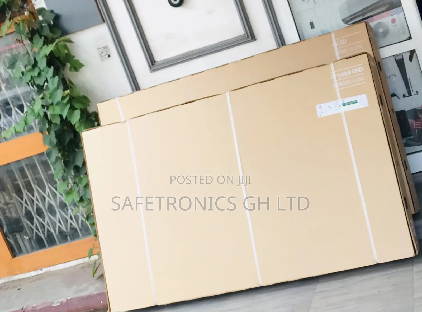 Cu80 85 Inches Glossy Led Uhd Smart Crystal Samsung Tv