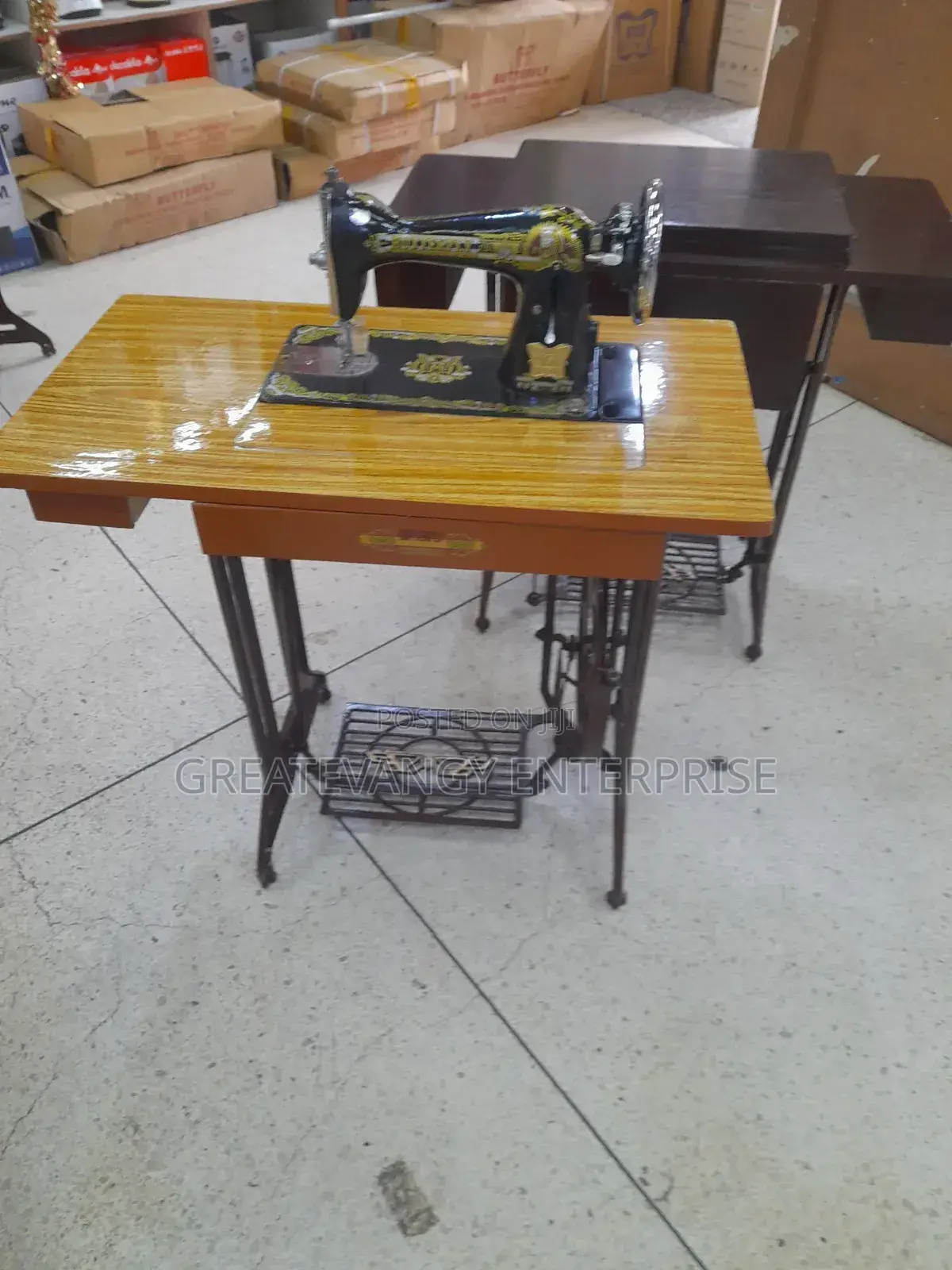 Brandnew Butterfly Foot/ Threadle Machine