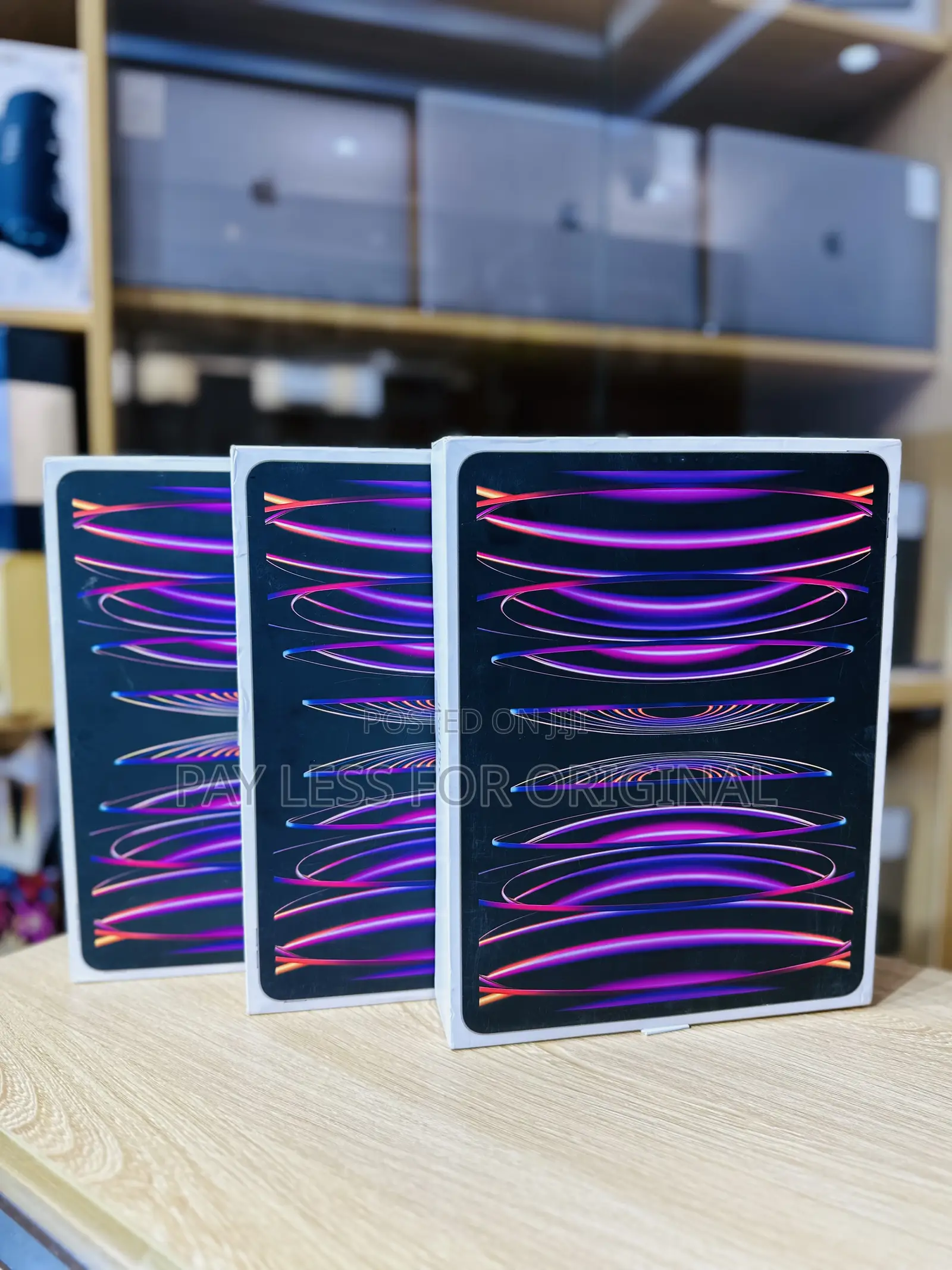 New Apple iPad Pro 12.9 (2022) 256 GB Gray