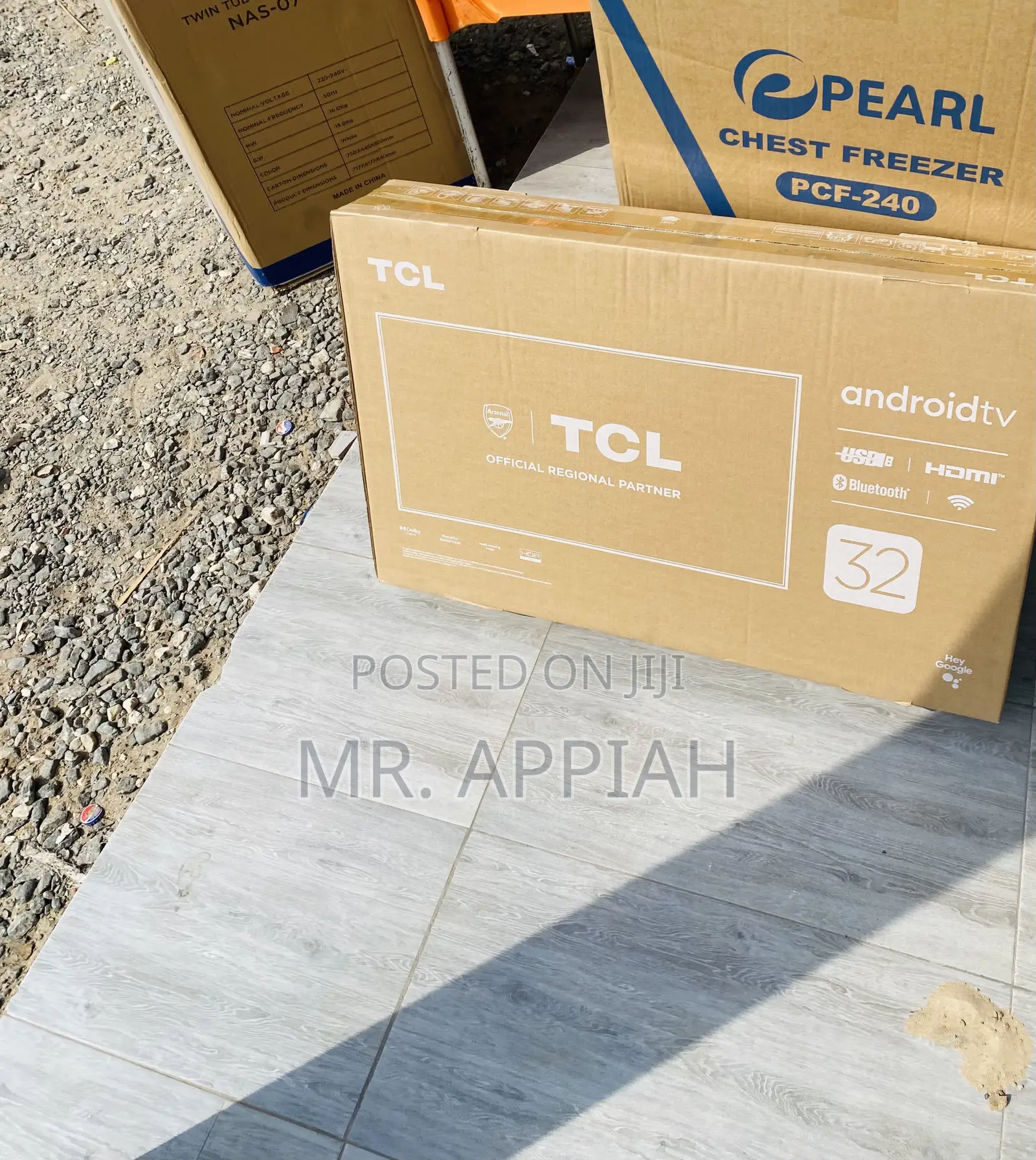 Authentic TCL 32d3200 32 Inch FHD Satellite Electric Tv.