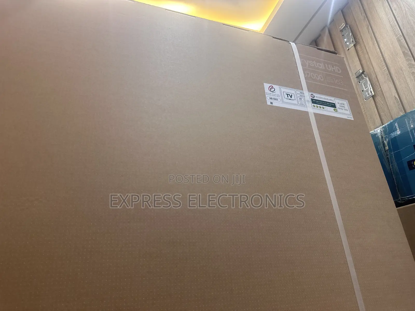 UHD Smart Glossy Screen 65”Cu8002 Samsung Smart