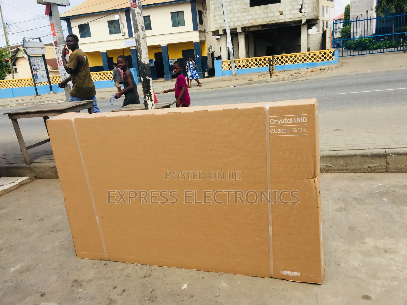 Sleek Slim Samsung 75CU7172 UHD Smart