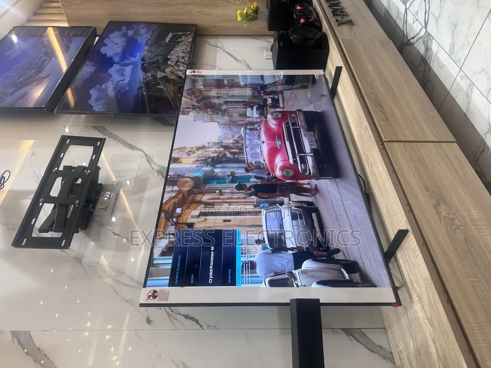 85”Cu800 UHD Smart Samsung Smart Screen Television