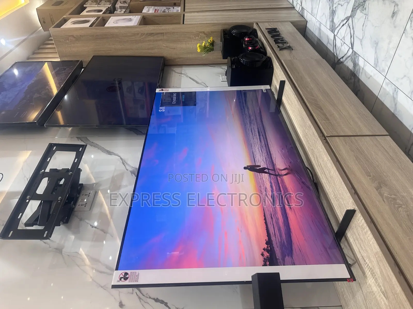 Dynamic QLED 85Q70. Samsung UHD Smart Television