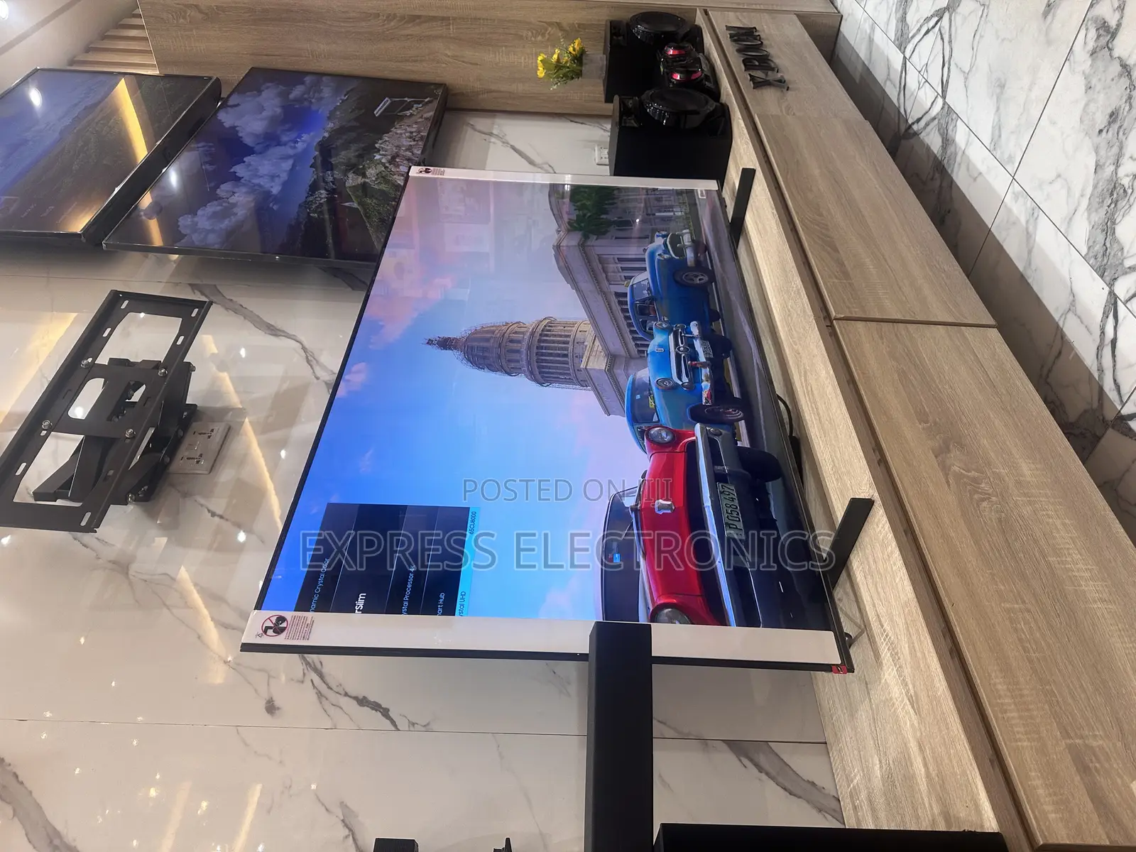 Slim Sleek Samsung UHD QLED 50Q60A Tv