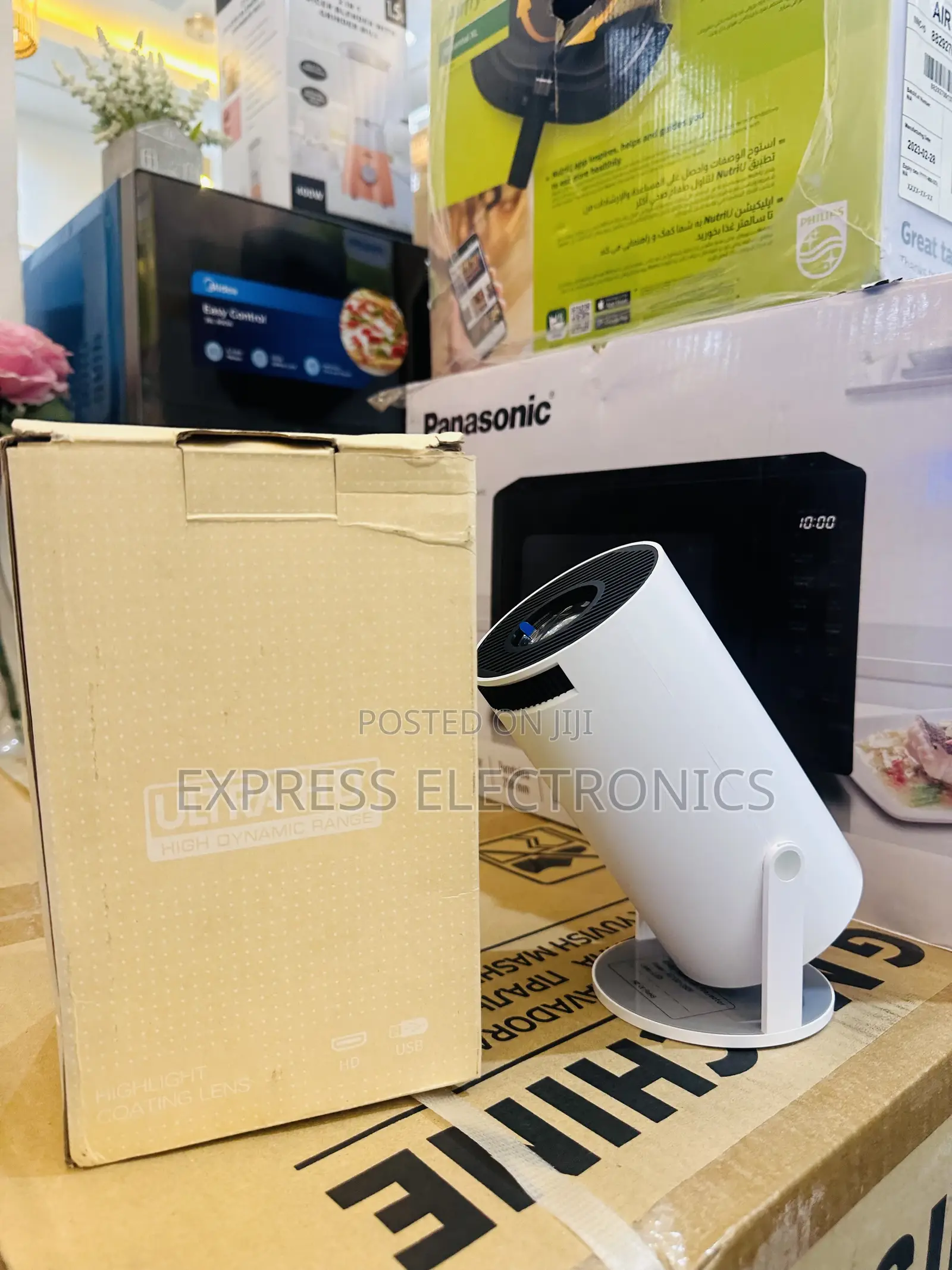 Easy to Operate Ultra HD Led Source Projector