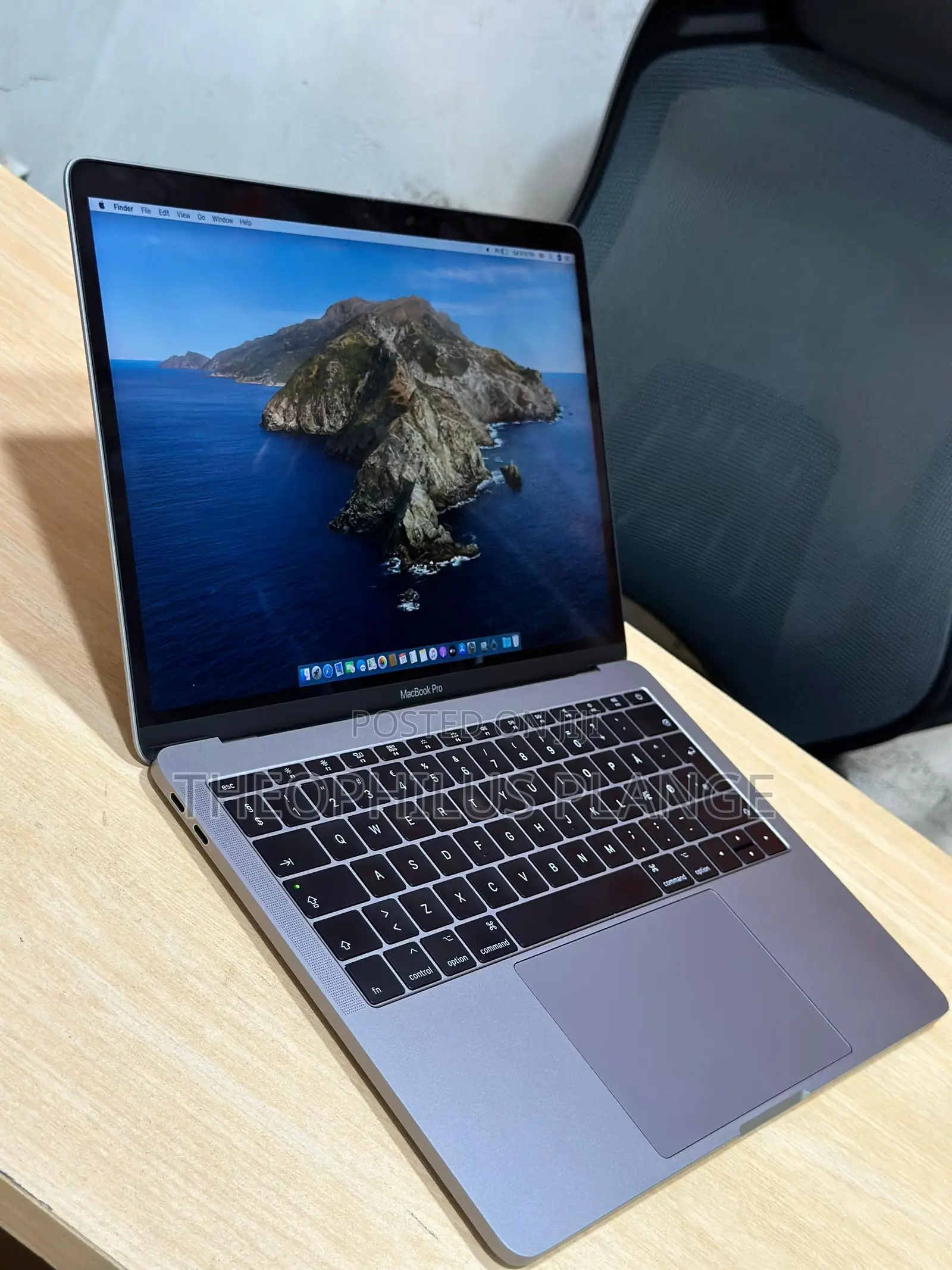 New Laptop Apple MacBook Pro 2016 8GB Intel Core I5 SSD 256GB