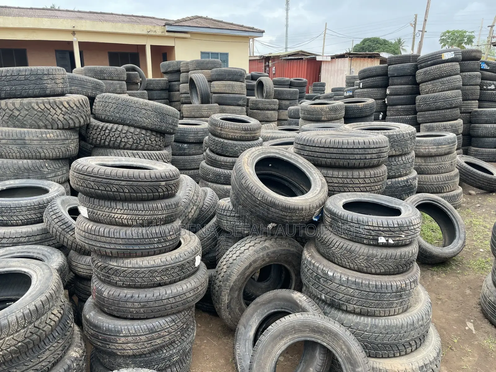 Original First Grade Home Used Tyres Available for All Cars