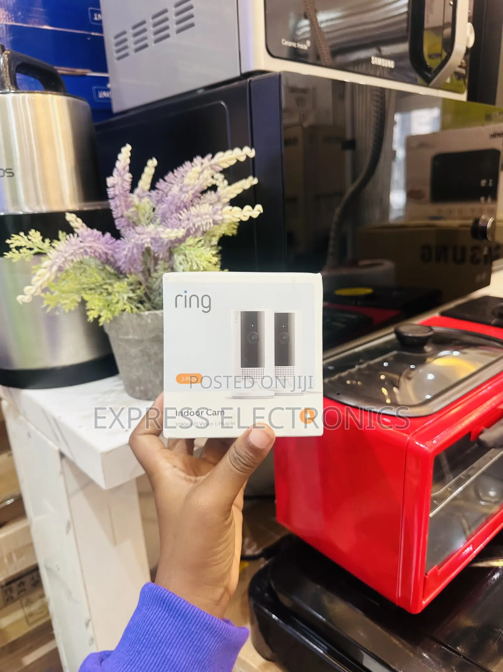 Dynamic Sleek Video Camera Indoor