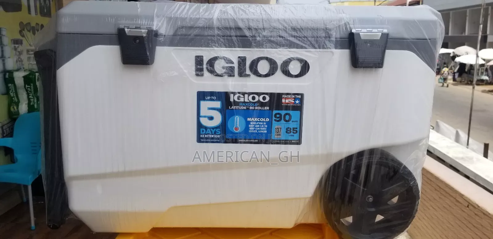 Igloo Maxcold Latitudes 90 Roller (90 Quarts) 85 Litres