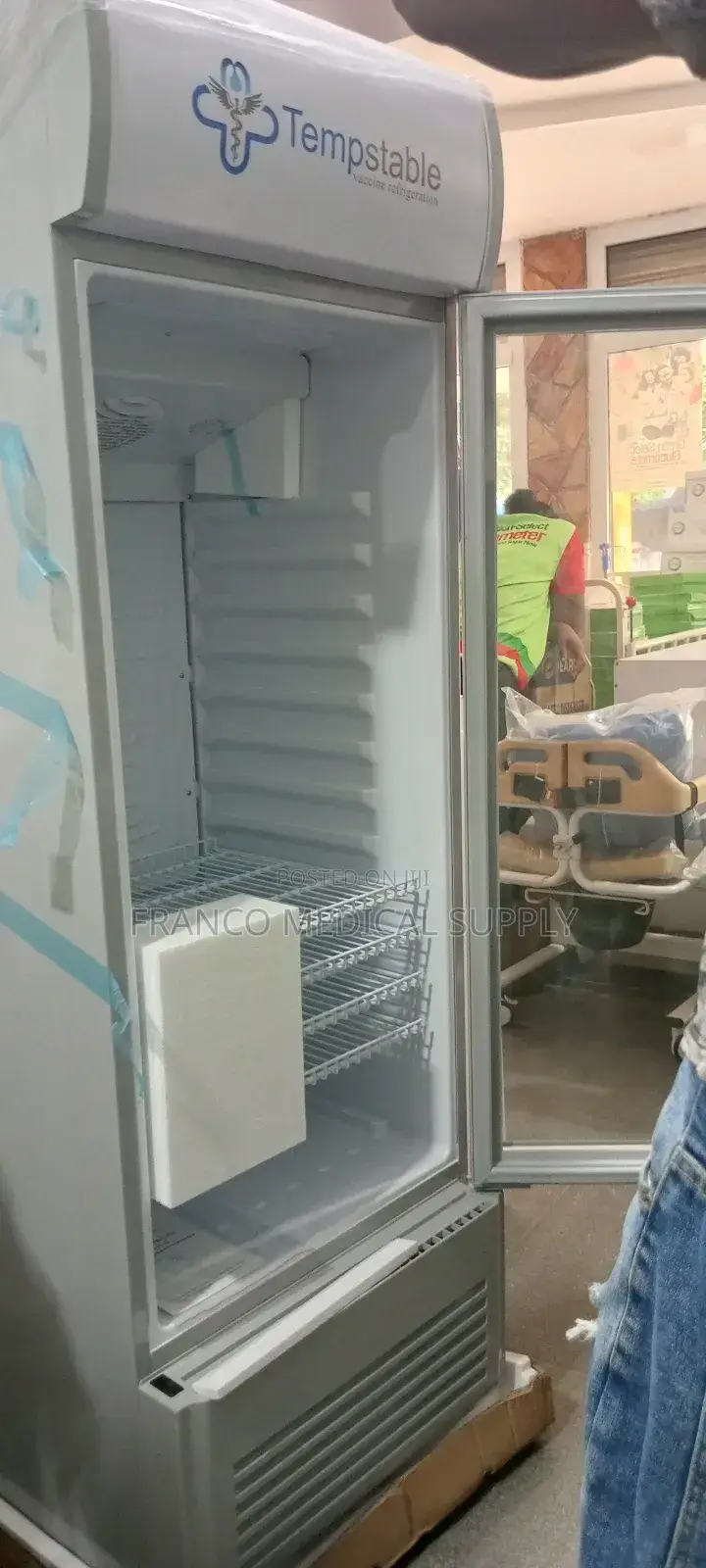 Vaccine Refrigerator ( Laboratory Fridge)
