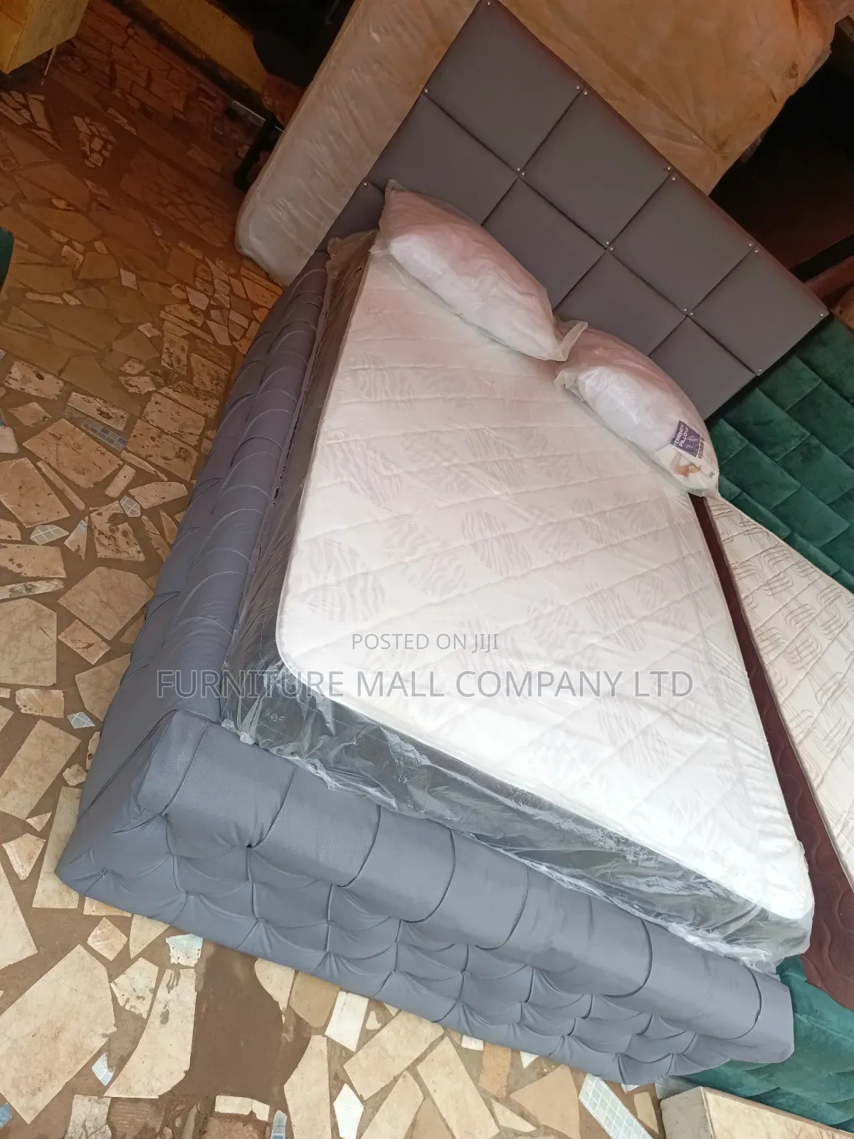 Sweet Dohnke Bed With Mattress and Cotton Pillows . Free