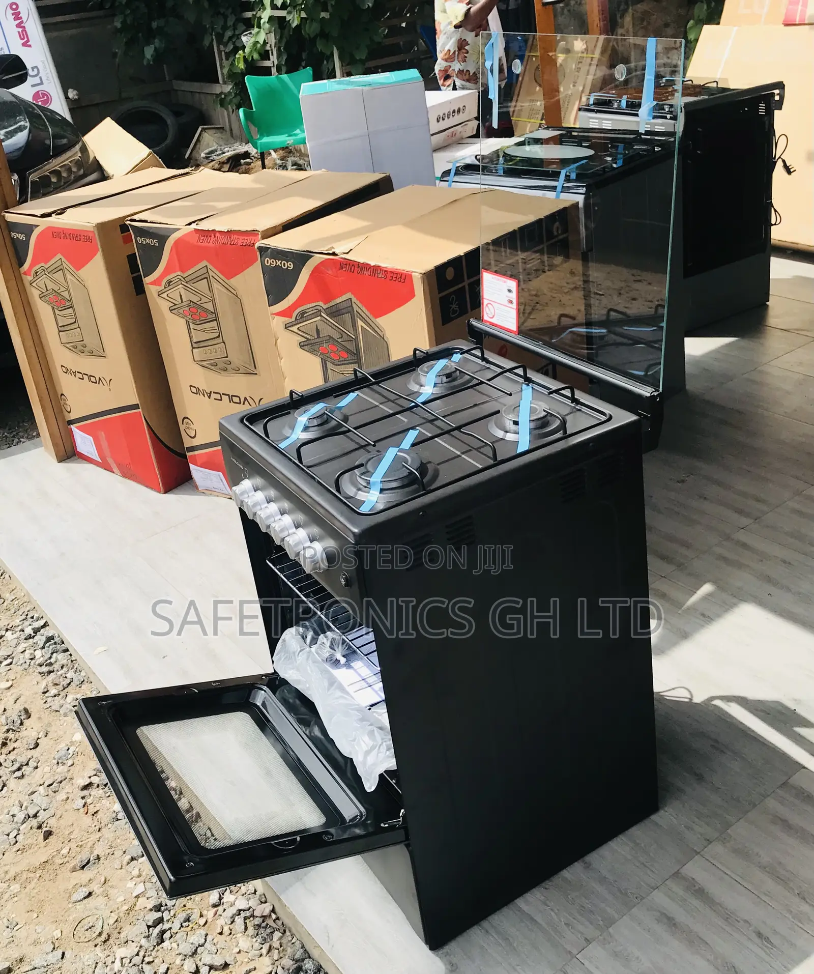 Black Volcano 4 Gas Oven/Grill 50by50 Glass Lid