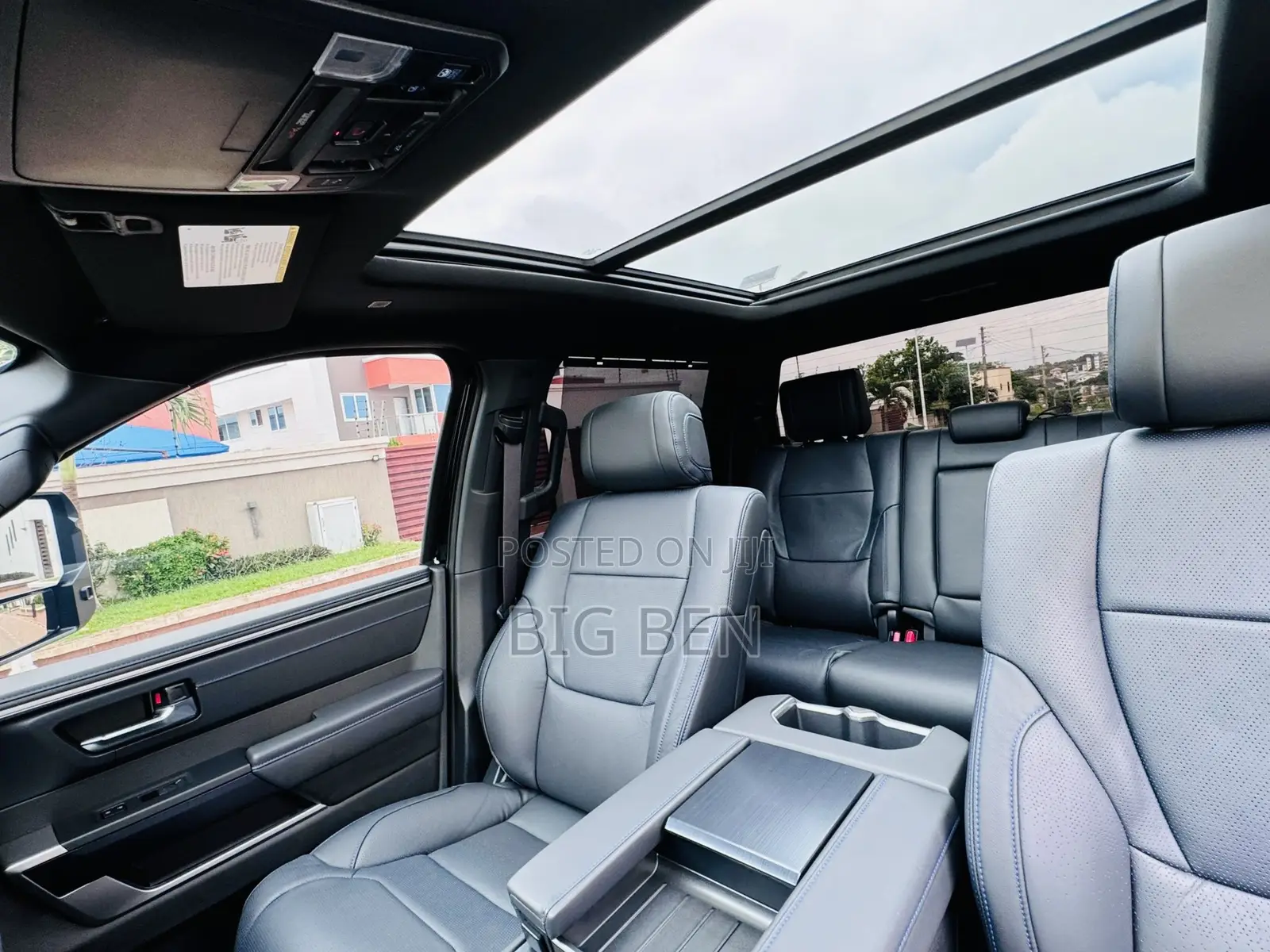 Toyota Tundra 2024 Black