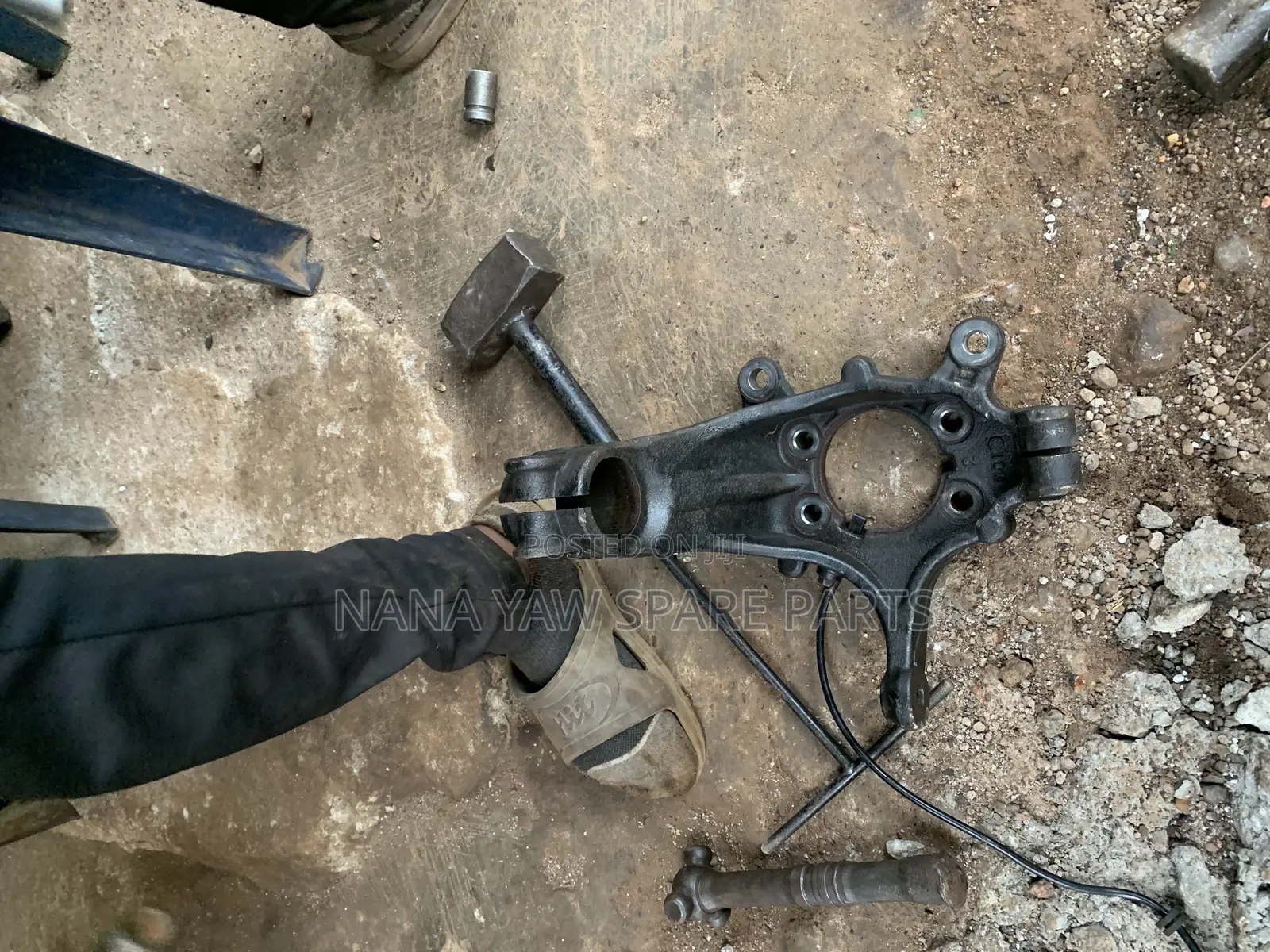 Ford Escape Hub