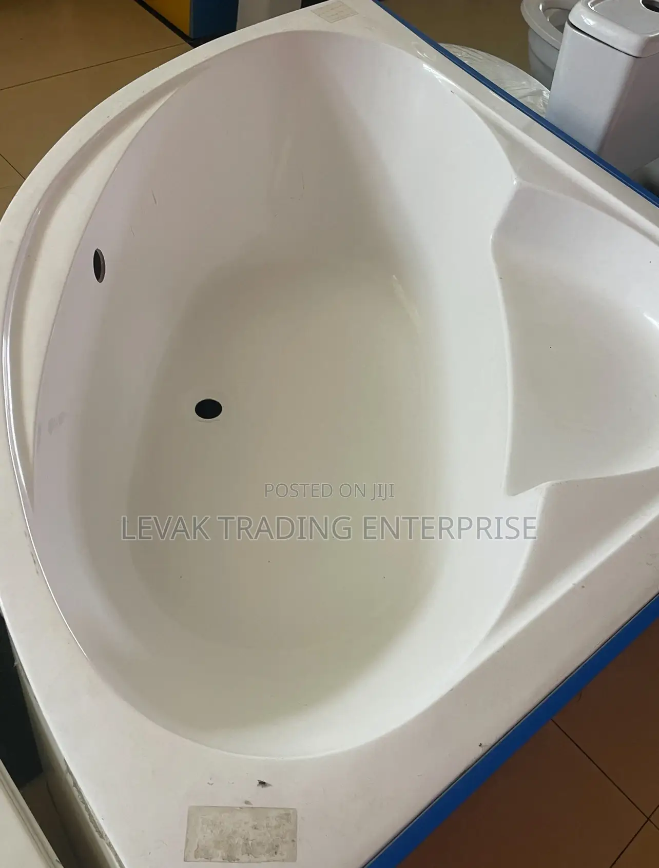 Corner Bathtub- Sitting Bathtub