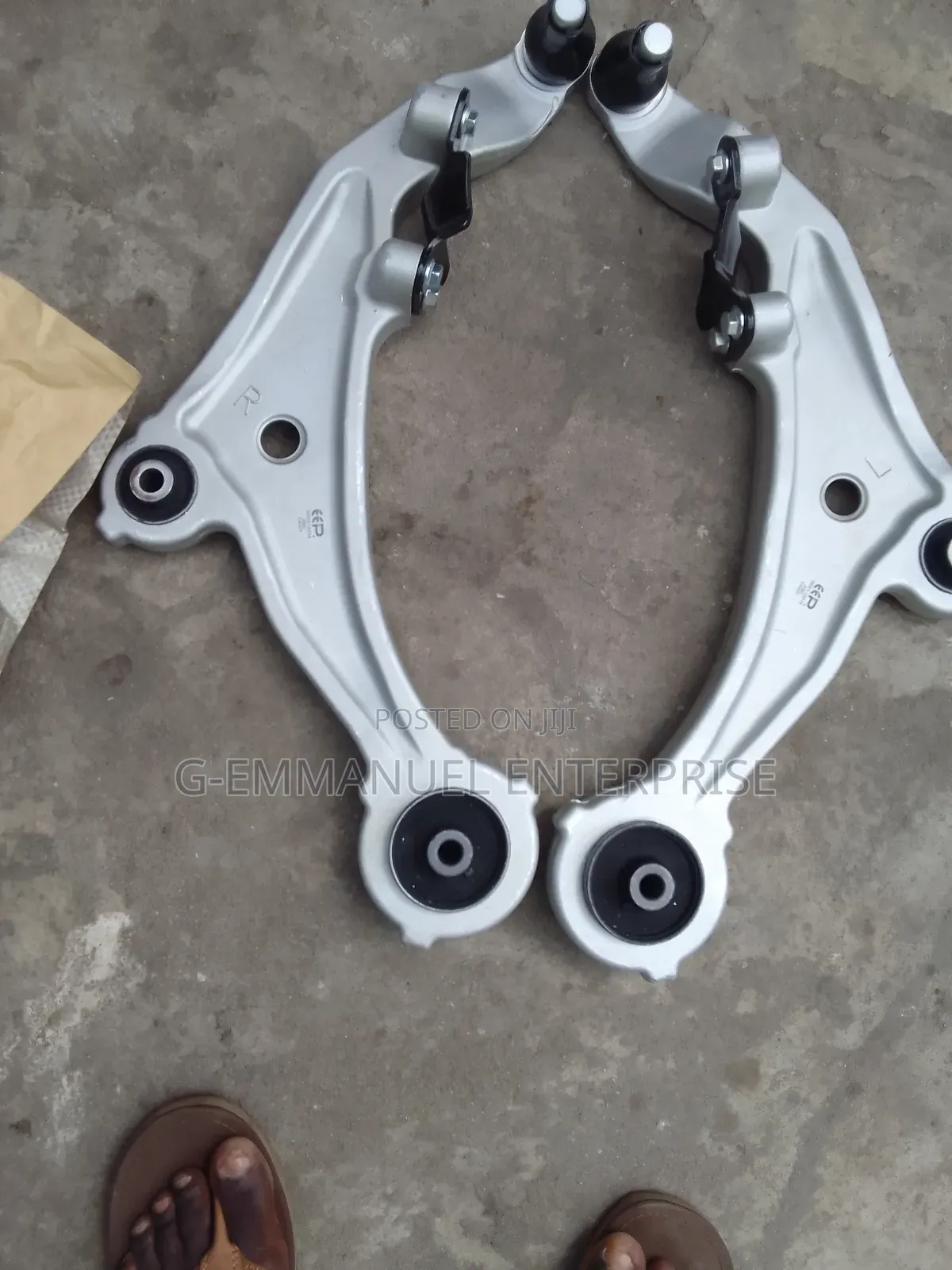 Nissan Murano Lower Arm 2011-12 Completed. Original.