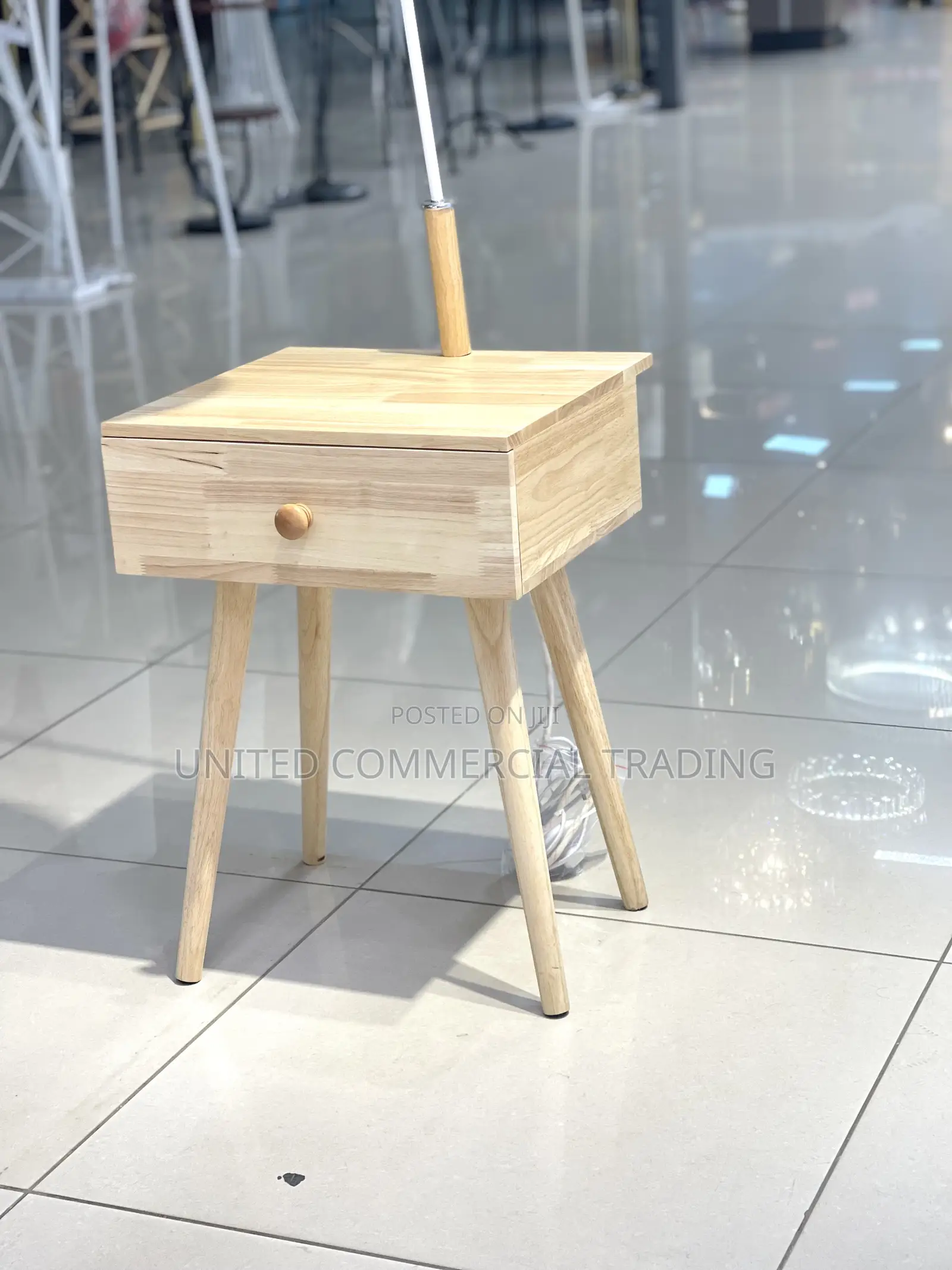 Standing Lamp (White W350)
