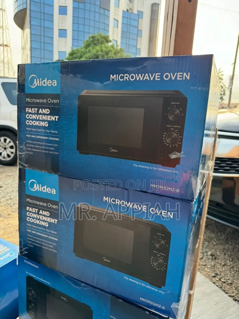 Midea Electric Microwave Oven(MM7P012MZ-B ).