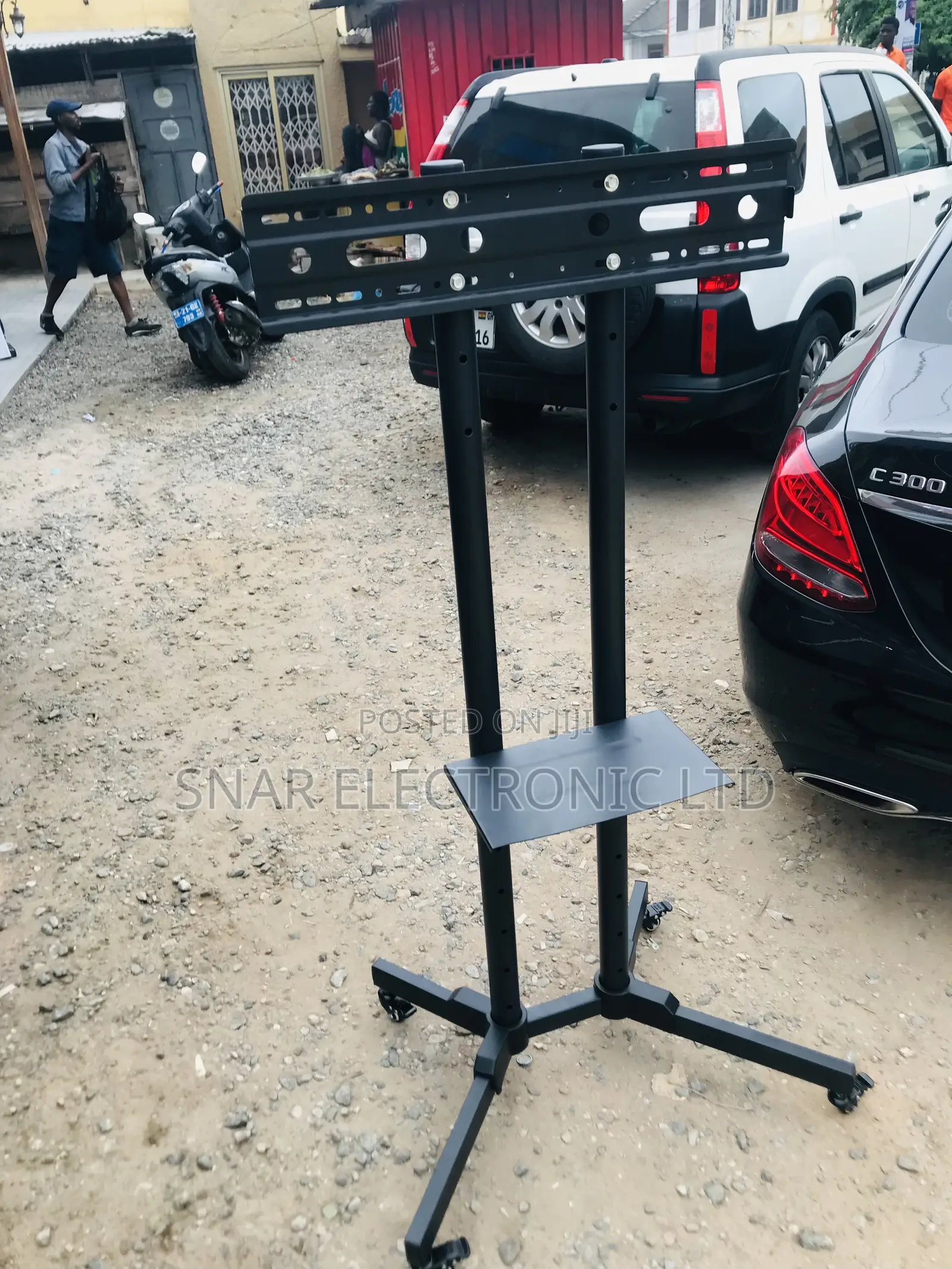 Neat Mobile TV Stand Rolling Movable for Most 32"-70