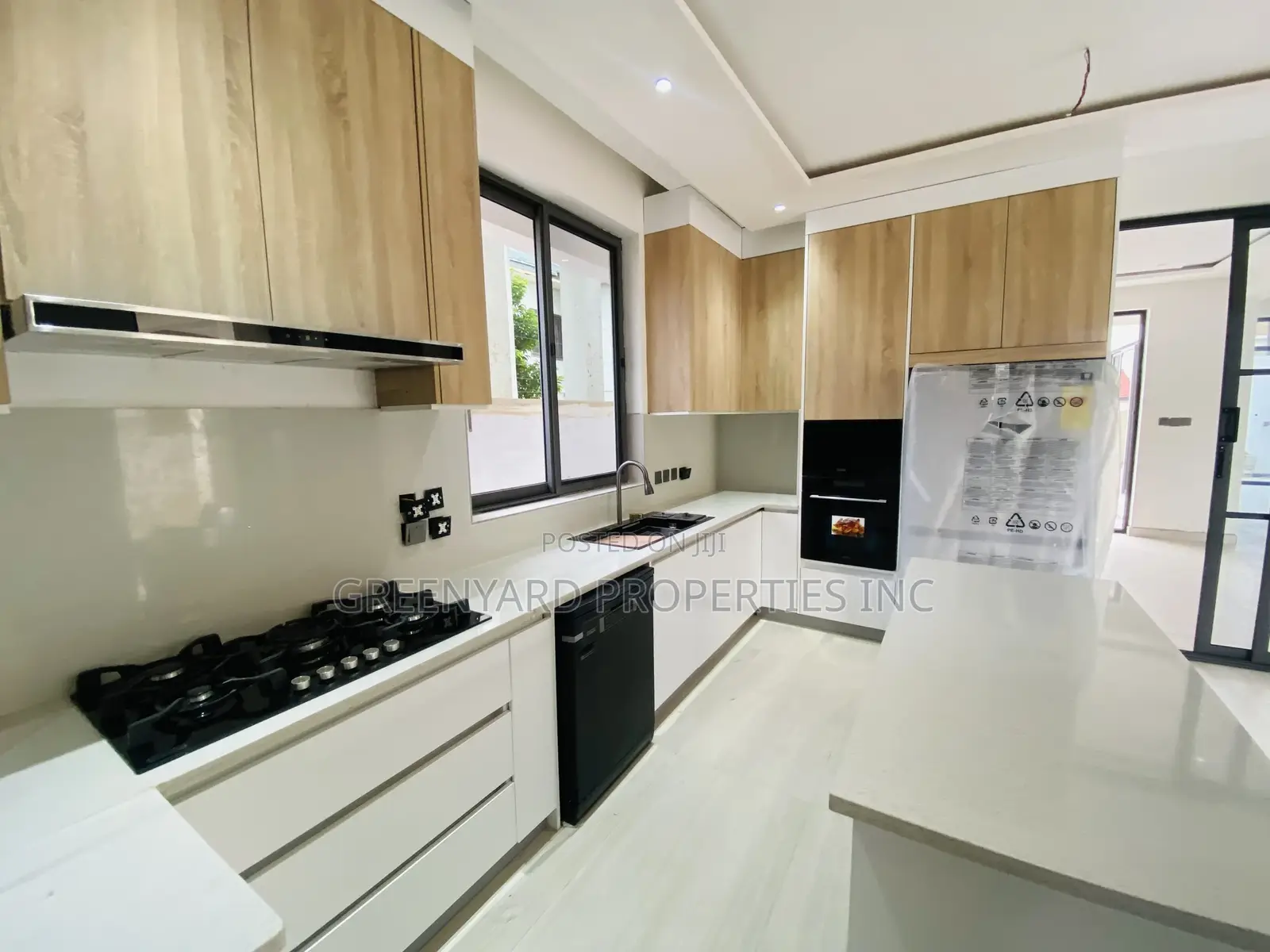 4bdrm Penthouse in East Legon for sale