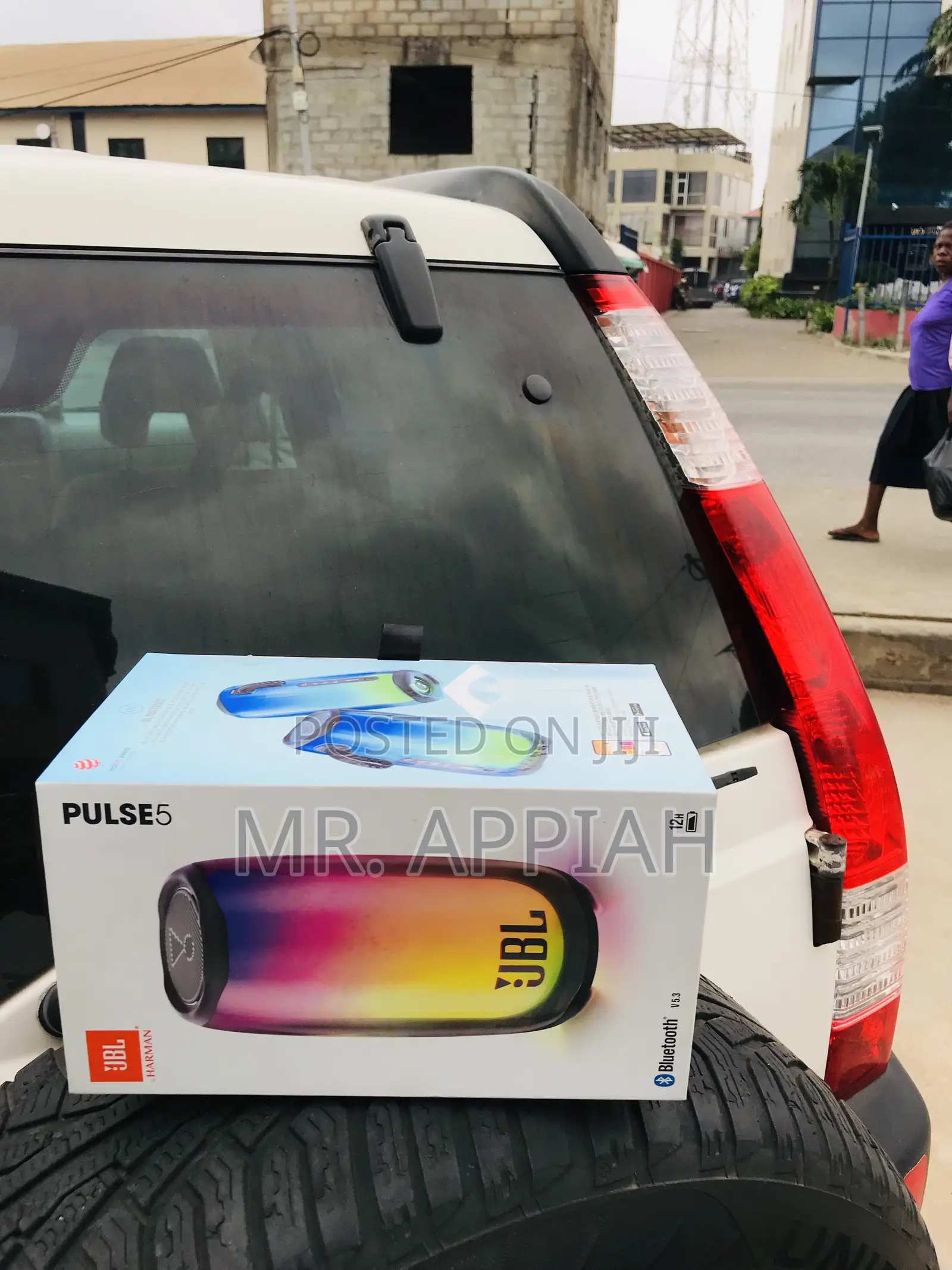Uniquely Designed JBL PULSE 5 Portable Bluetooth Speaker.