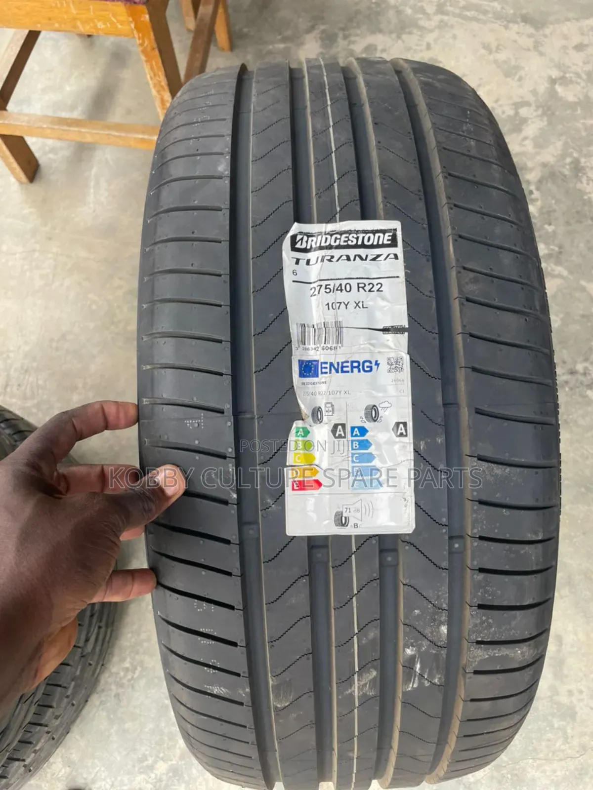 Original Bridgestone 275/40r22 Tyre Available