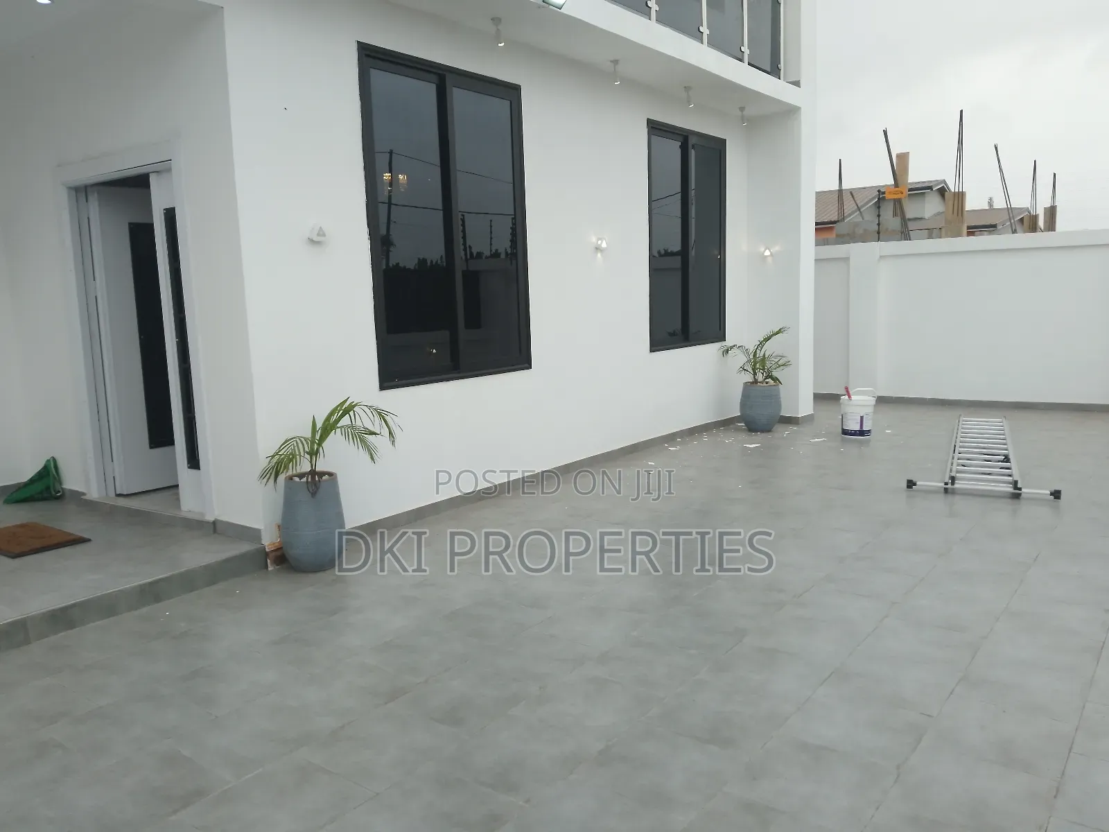 3bdrm House in Dki Properties, Adenta for sale
