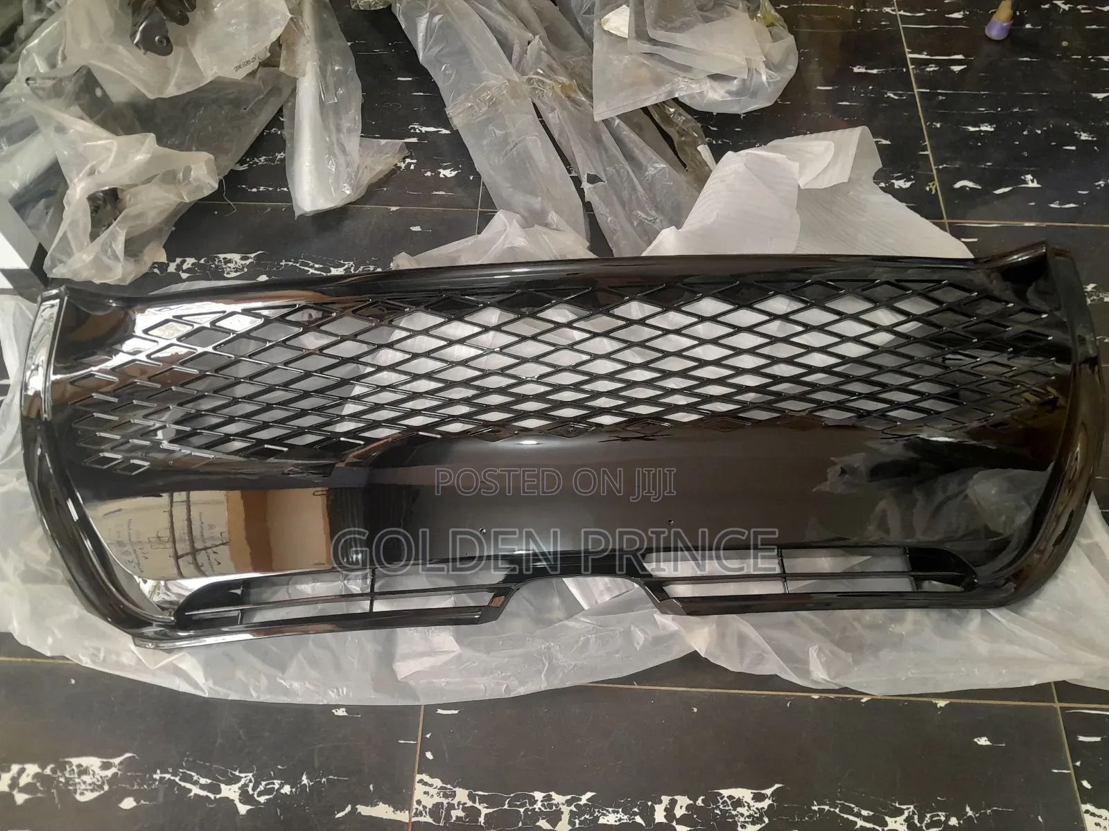 COROLLA 2017 SE Down Grille