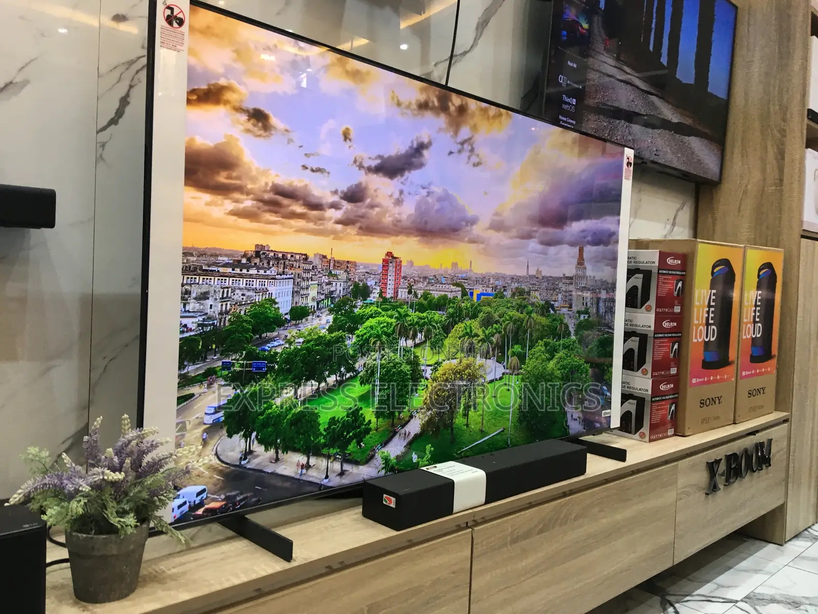 Slim UHD Smart Samsung 65”Cu7000 Sleek Tv 