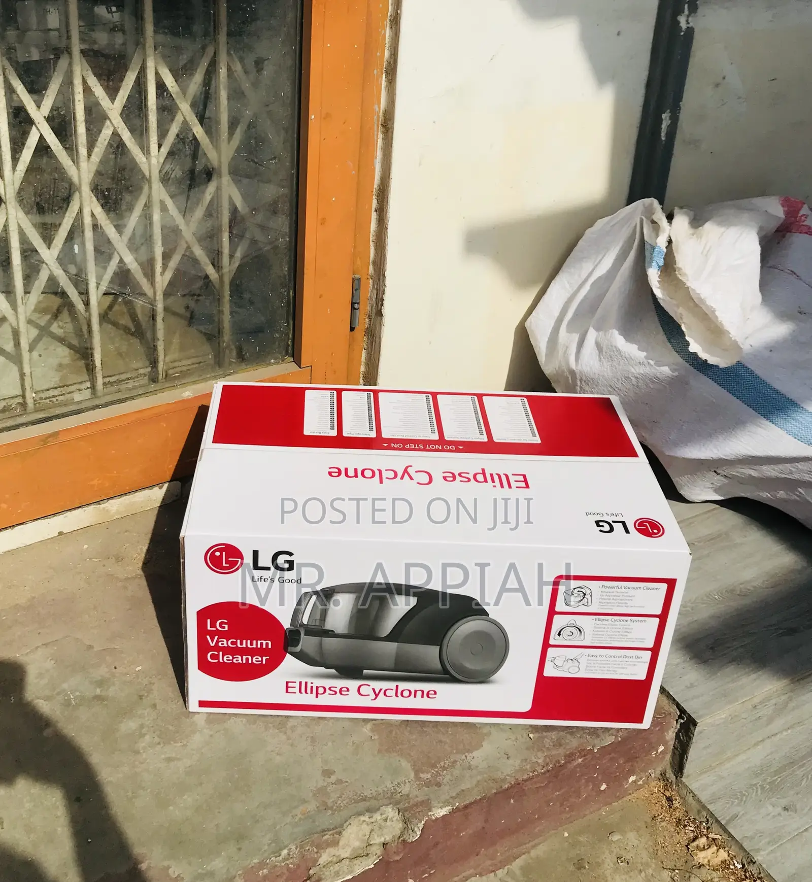 Original LG 1.3ltrs Electric VacummCleaner(VC5420NNTR)2000W