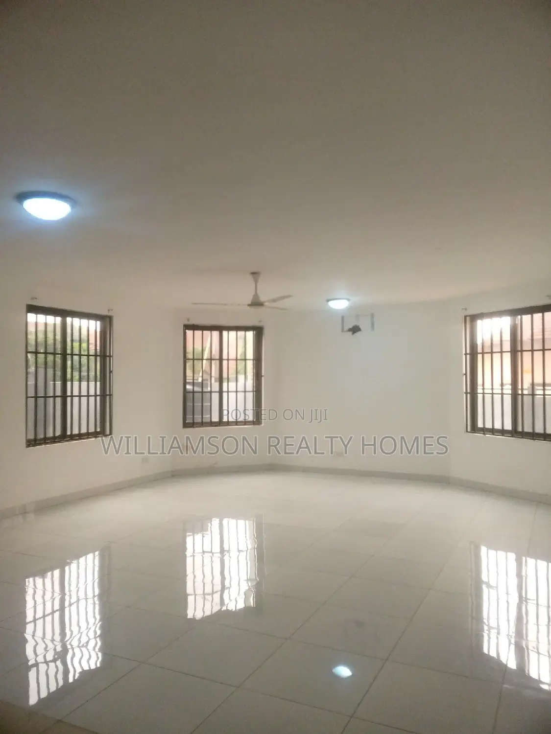 4bdrm Duplex in Community 20 Estate, Spintex for rent