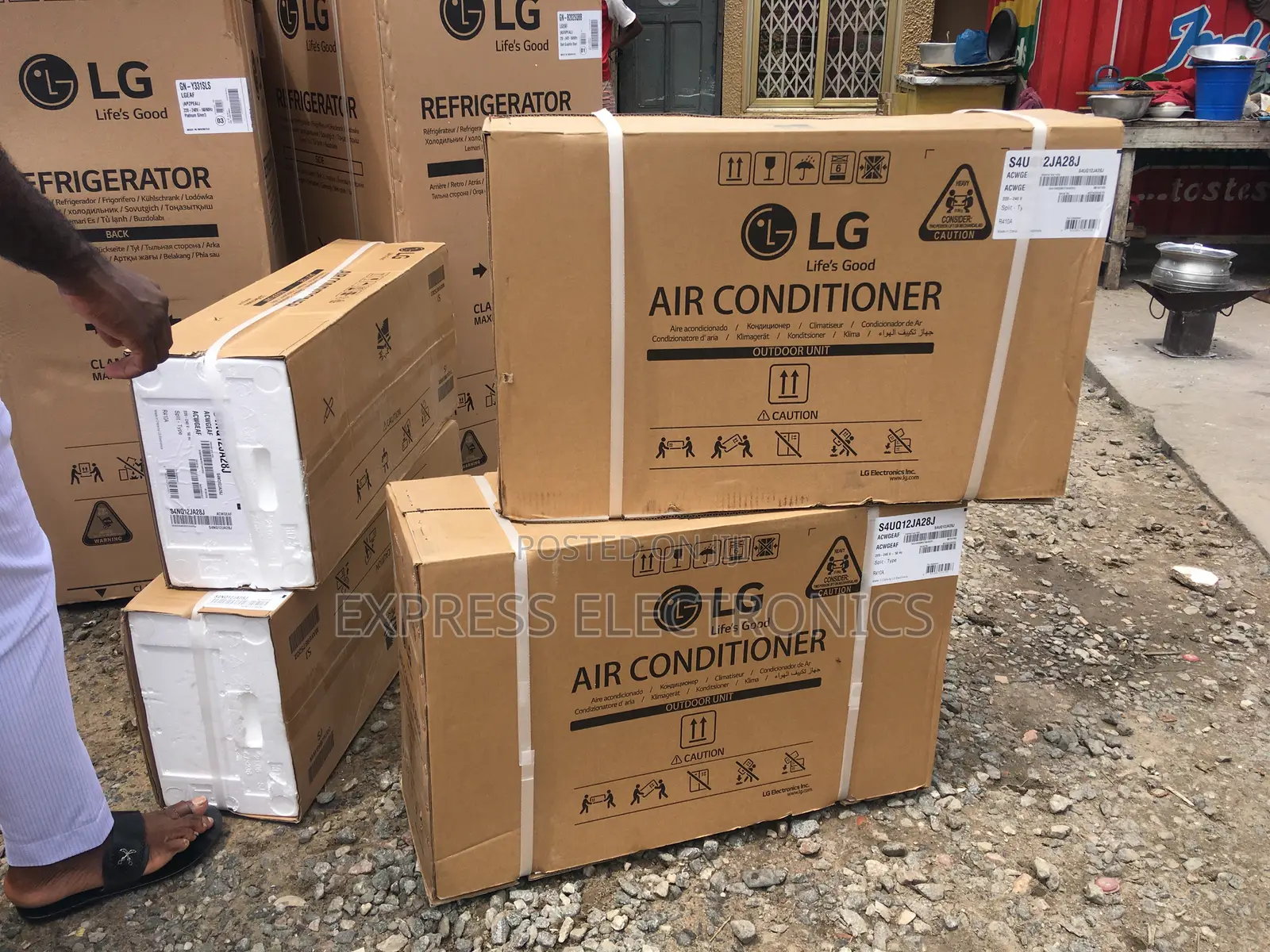 1.5hp Dual Inverter LG Air Conditioner White  