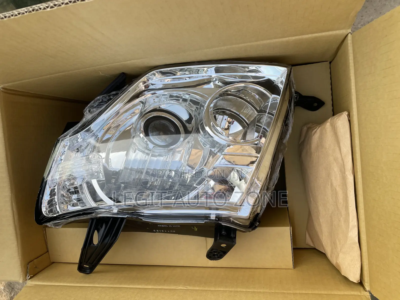 Mitsubishi Pajero Headlight Depo