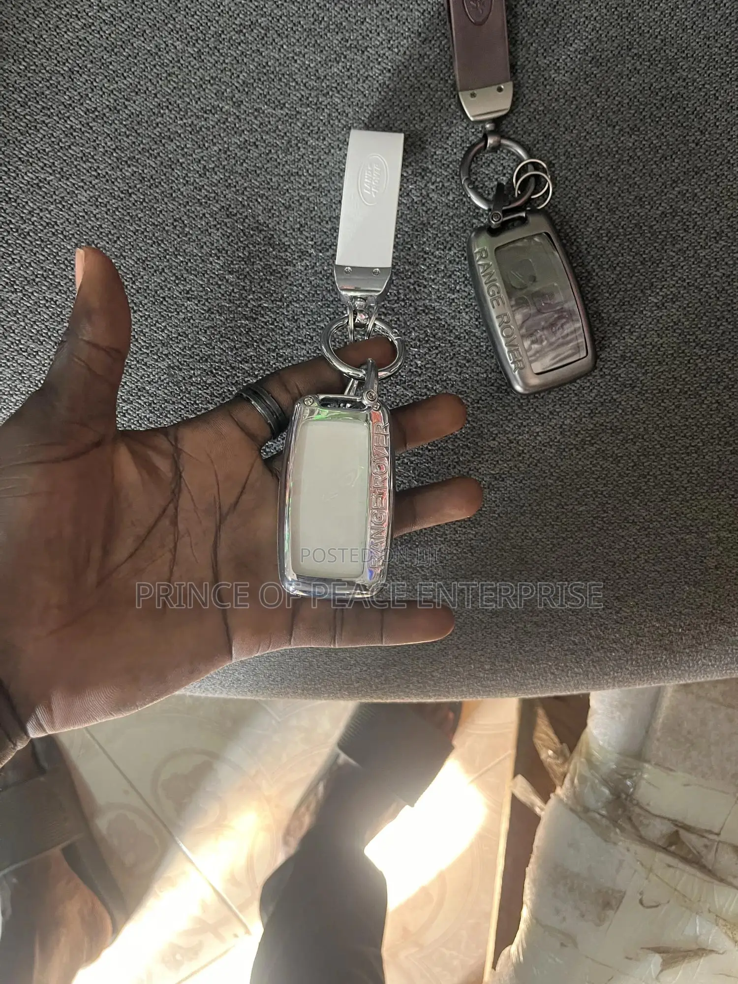 Range Rover Remote Metallic Cover