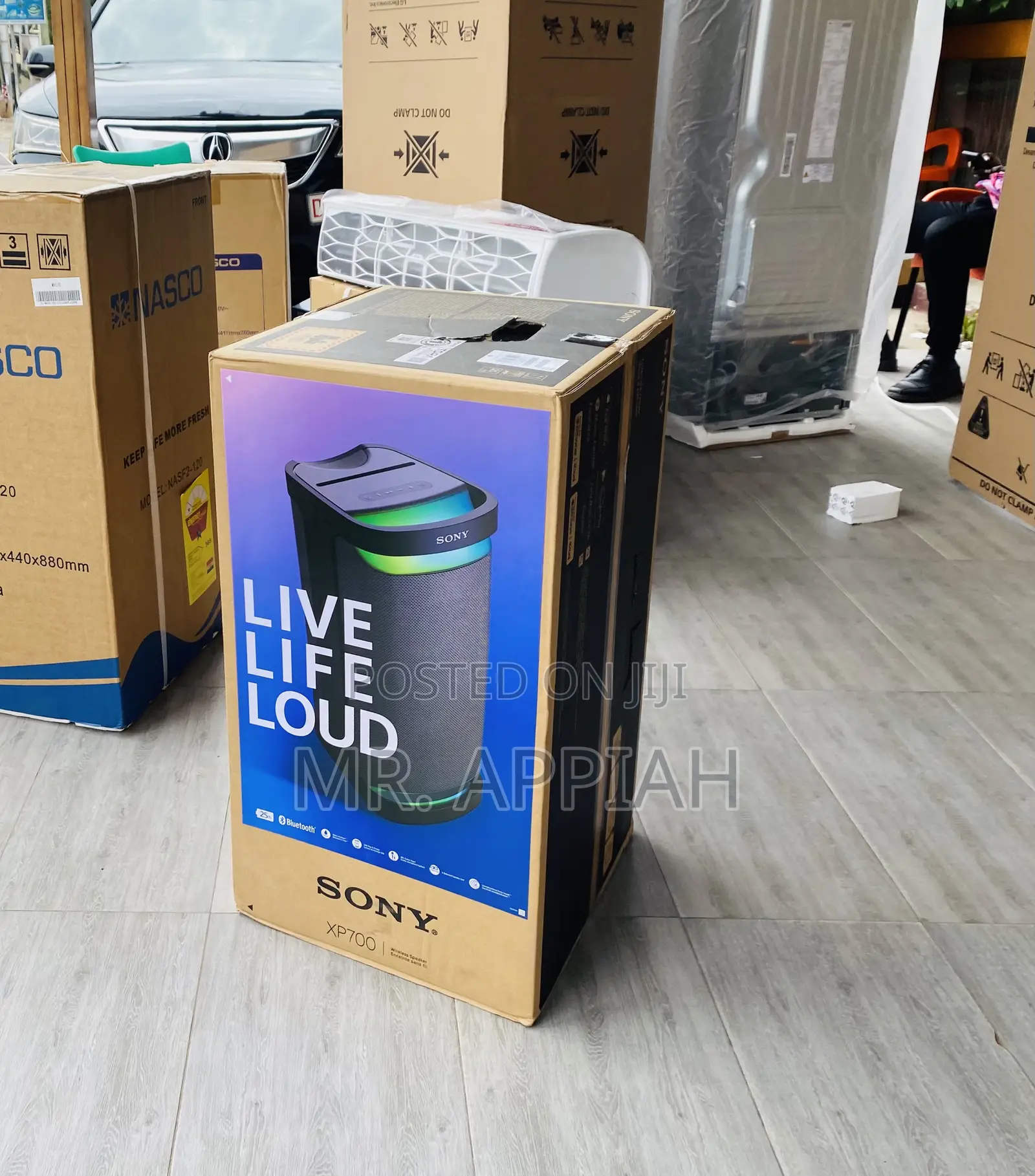 Lovely Design Sony SRS Xp700 Portable Bluetooth Speaker.