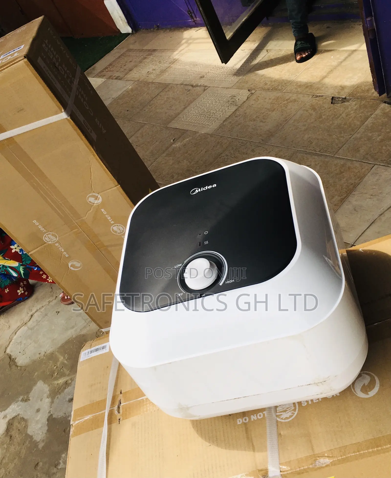 Essential (White) Midea 15 Liters Water Heater 